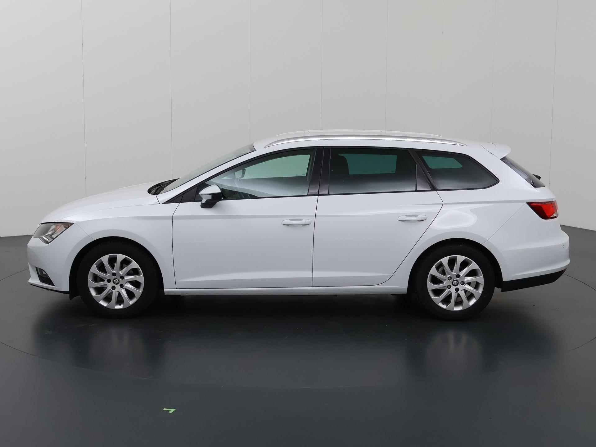 SEAT Leon ST 1.0 EcoTSI Style Connect | Navigatie | Parkeersensoren | Climate Control | Cruise Control | Bluetooth Audio | Lichtmetalen Velgen | - 6/37