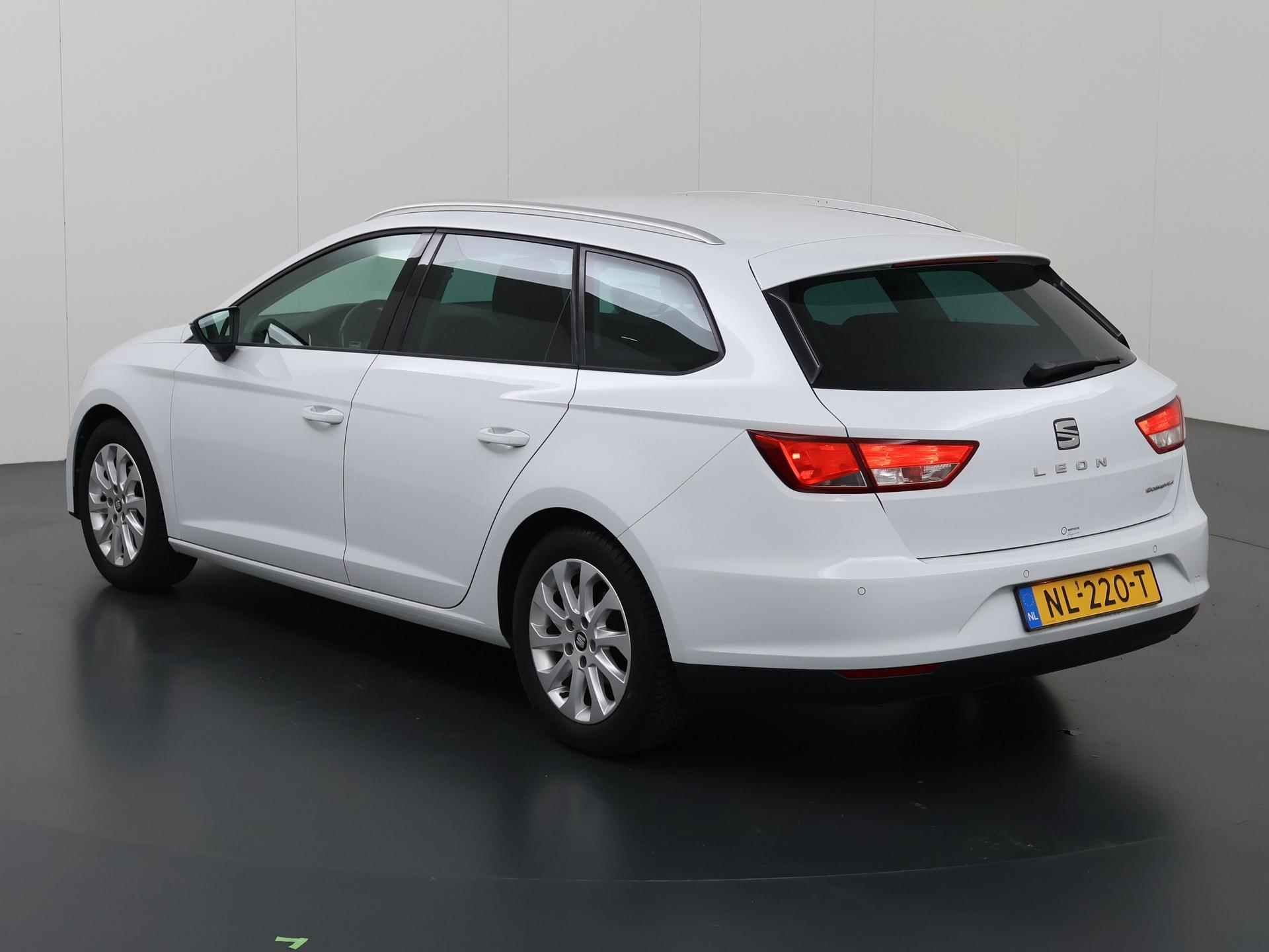 SEAT Leon ST 1.0 EcoTSI Style Connect | Navigatie | Parkeersensoren | Climate Control | Cruise Control | Bluetooth Audio | Lichtmetalen Velgen | - 23/37