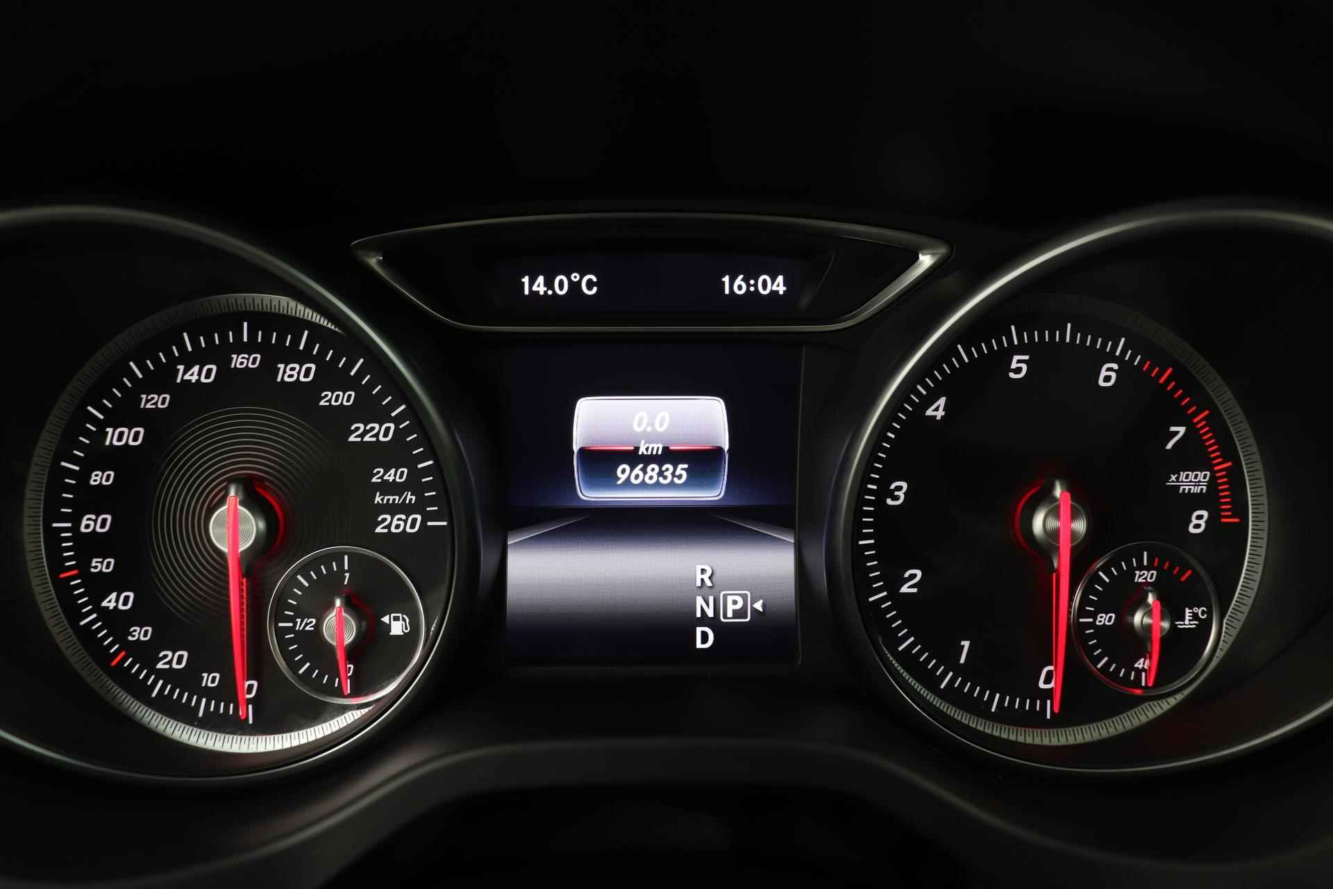 Mercedes-Benz CLA-klasse 180 Ambition AMG | Panoramadak | Org NL | Stoelverwarming | Netjes - 19/37