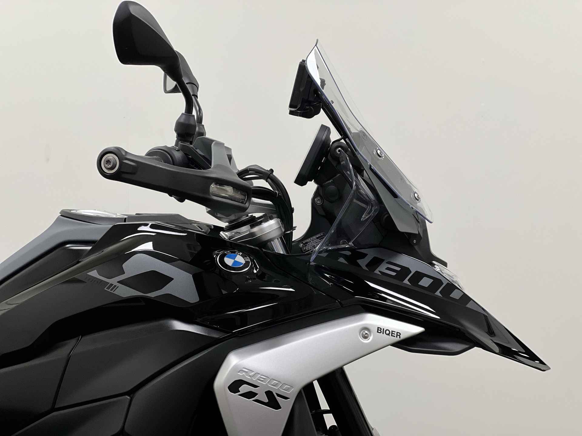 BMW R 1300 GS Triple Black Full option ,Akrapovic demper,Topkoffer, BTW ! - 1/19