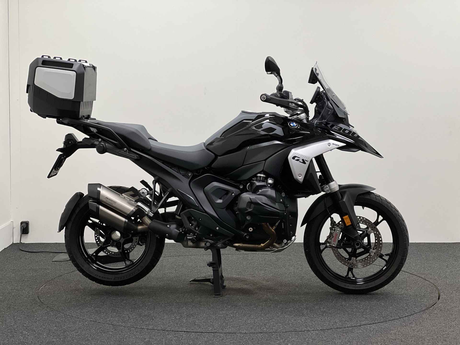 BMW R 1300 GS Triple Black Full option ,Akrapovic demper,Topkoffer, BTW ! - 2/19