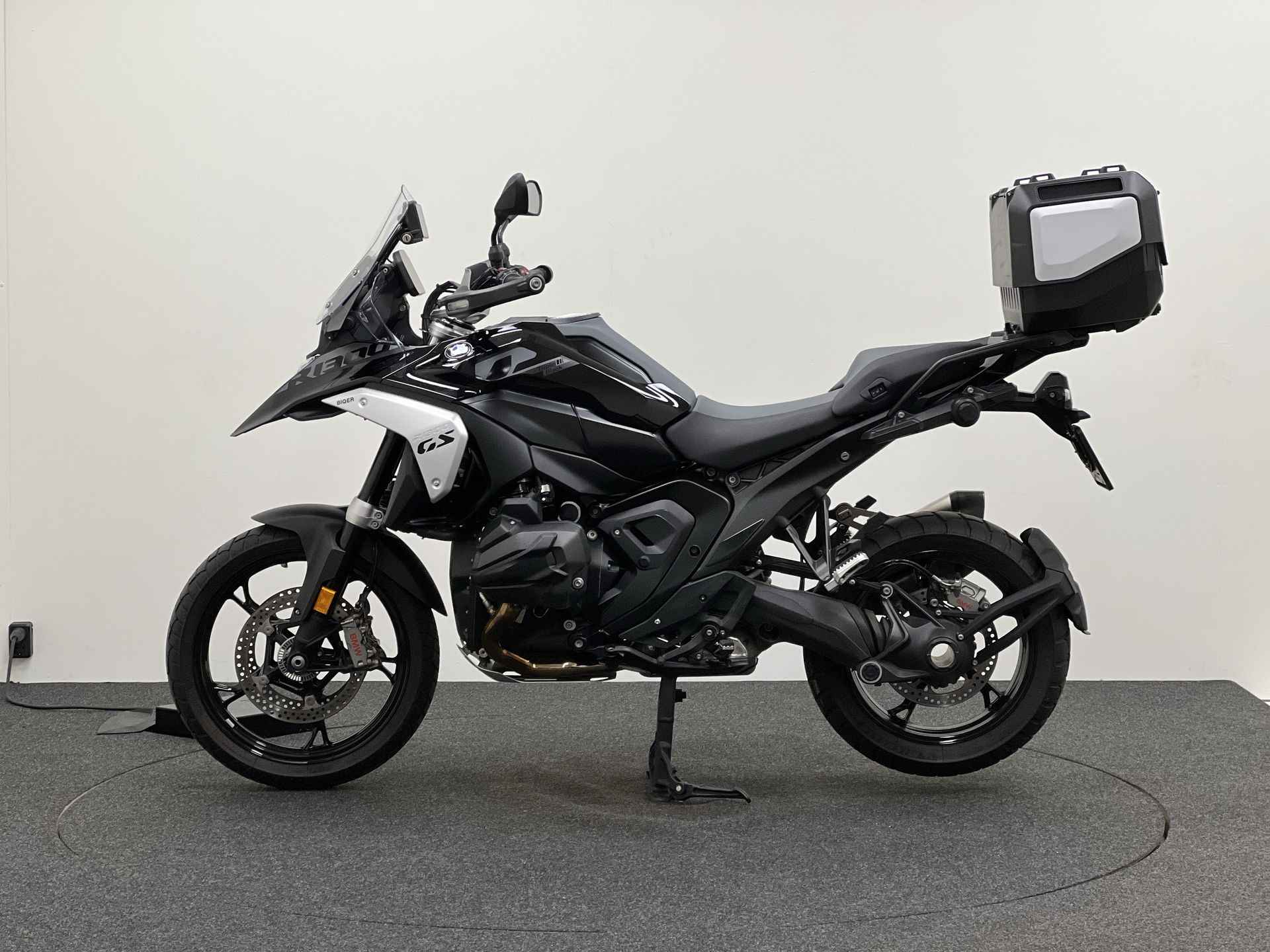 BMW R 1300 GS Triple Black Full option ,Akrapovic demper,Topkoffer, BTW ! - 3/19