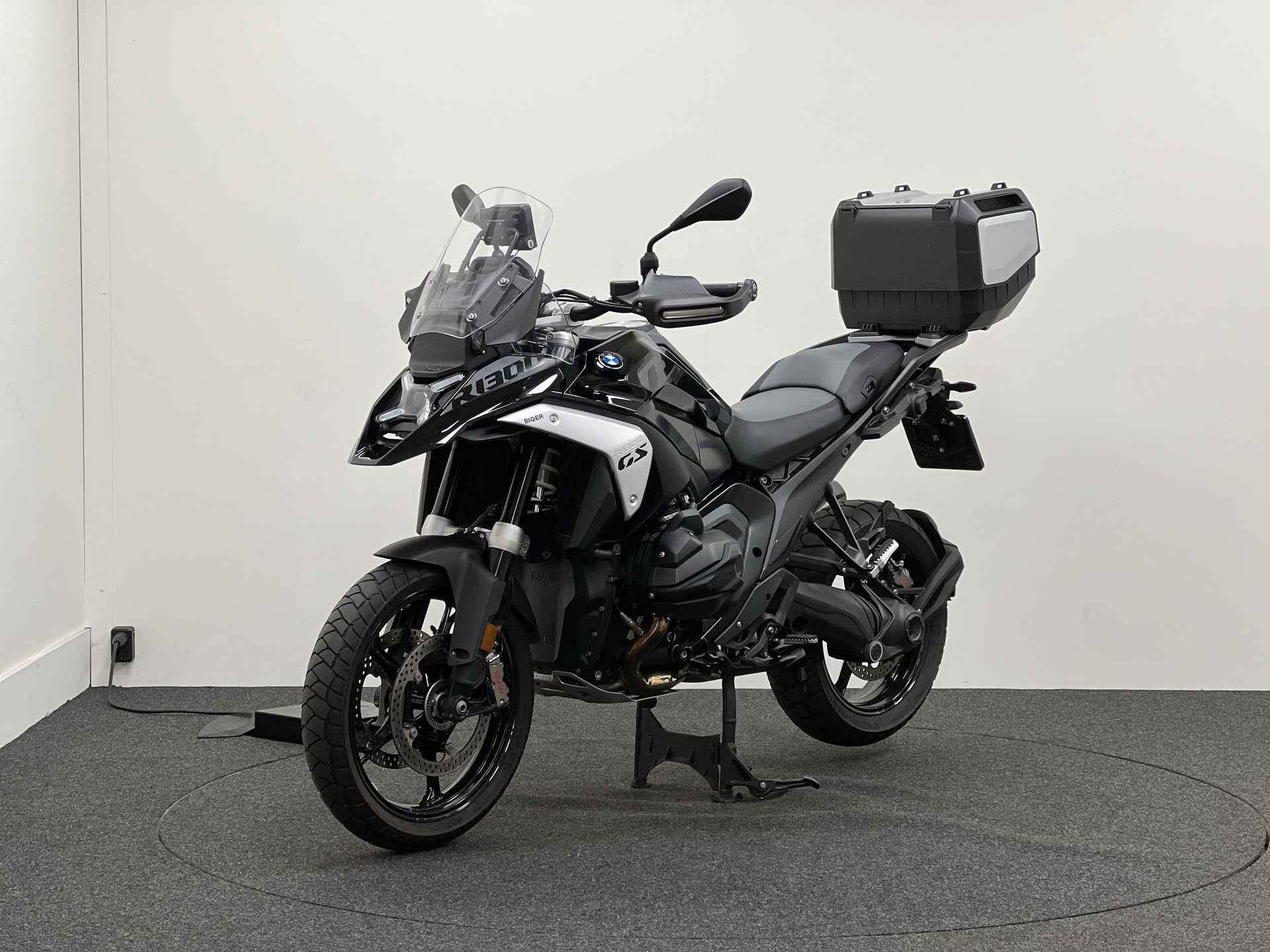 BMW R 1300 GS Triple Black Full option ,Akrapovic demper,Topkoffer, BTW ! - 6/19