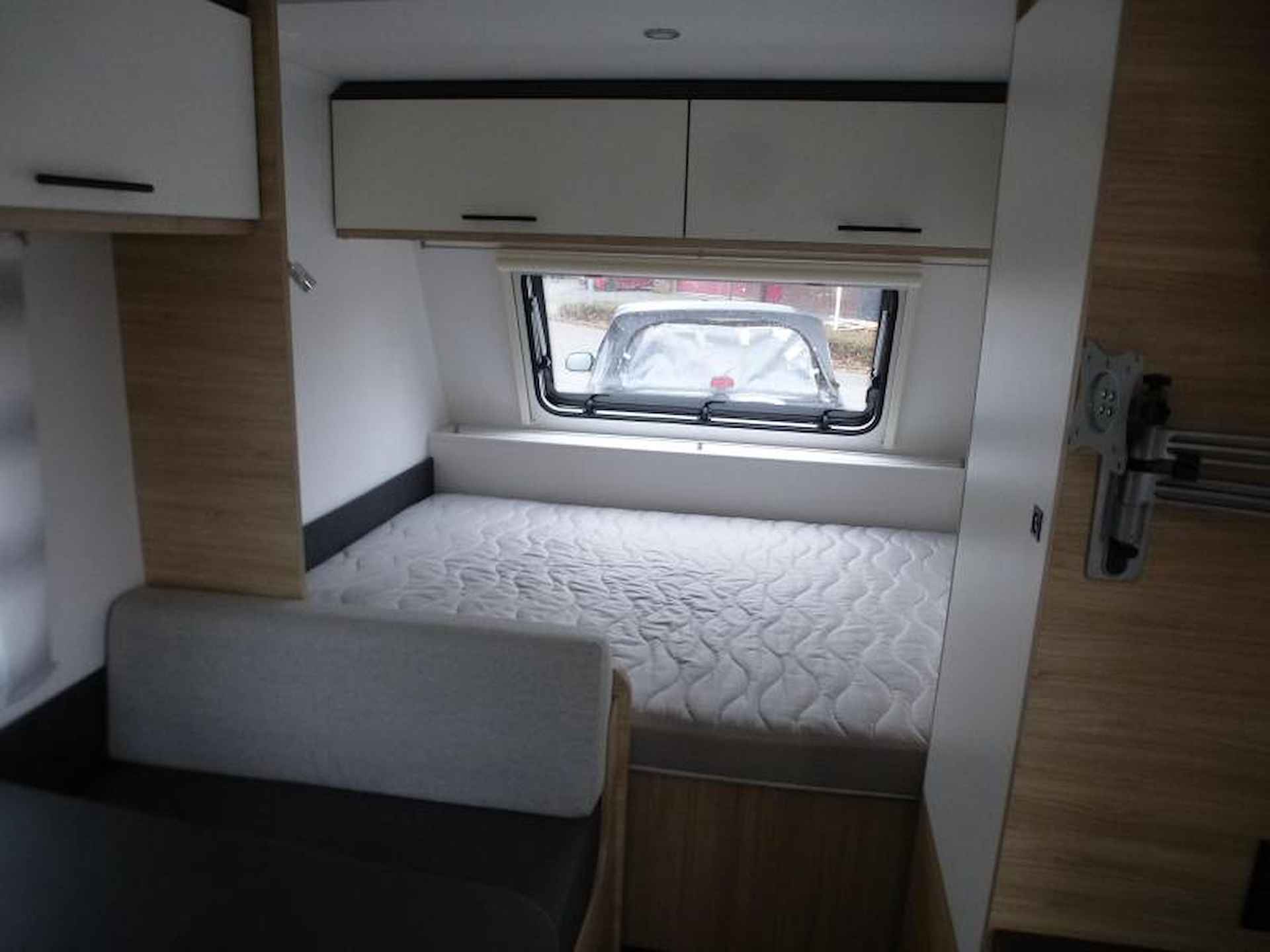 Caravelair Alba 400 incl. mover en voortent - 8/13