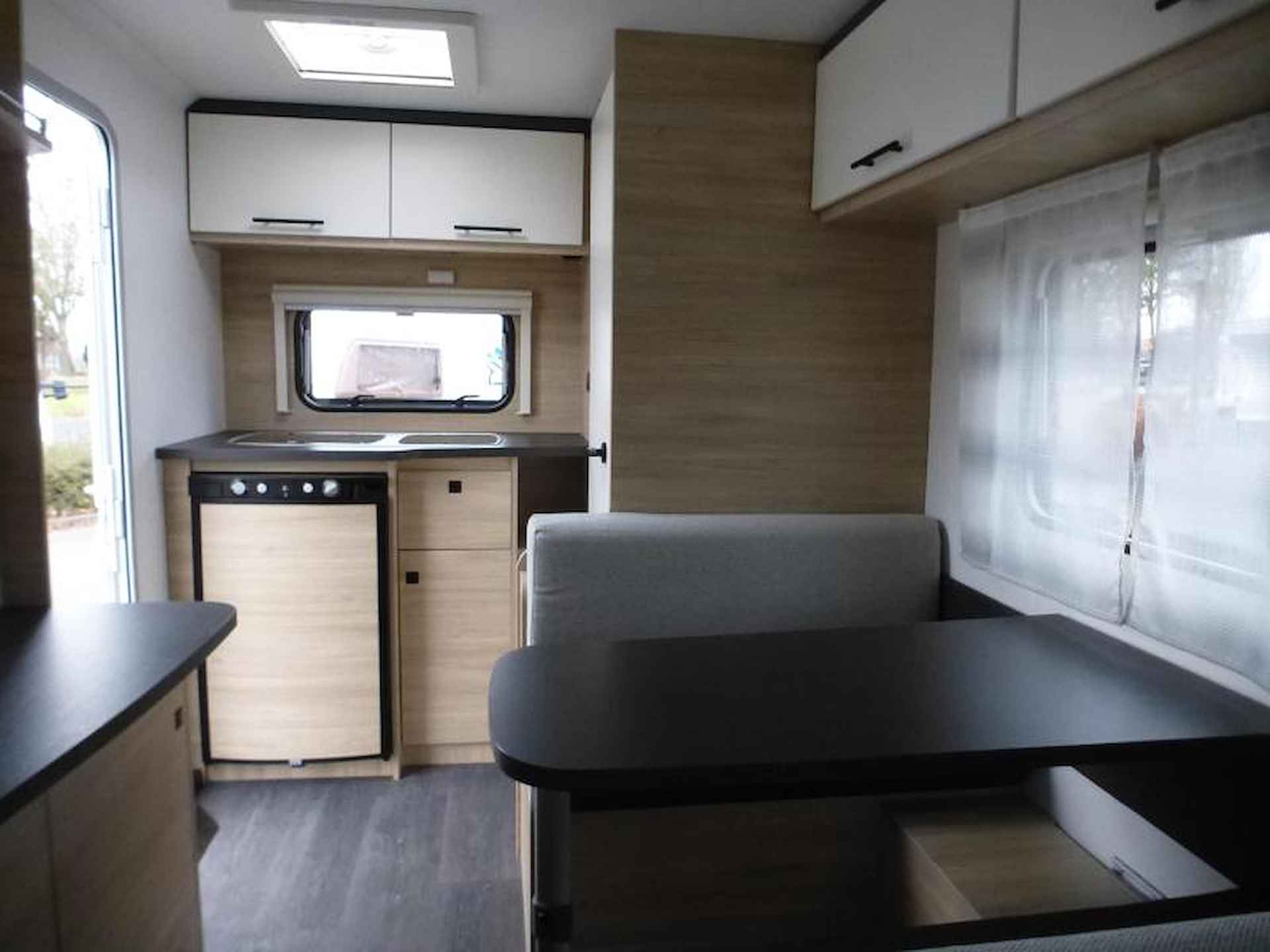 Caravelair Alba 400 incl. mover en voortent - 11/13