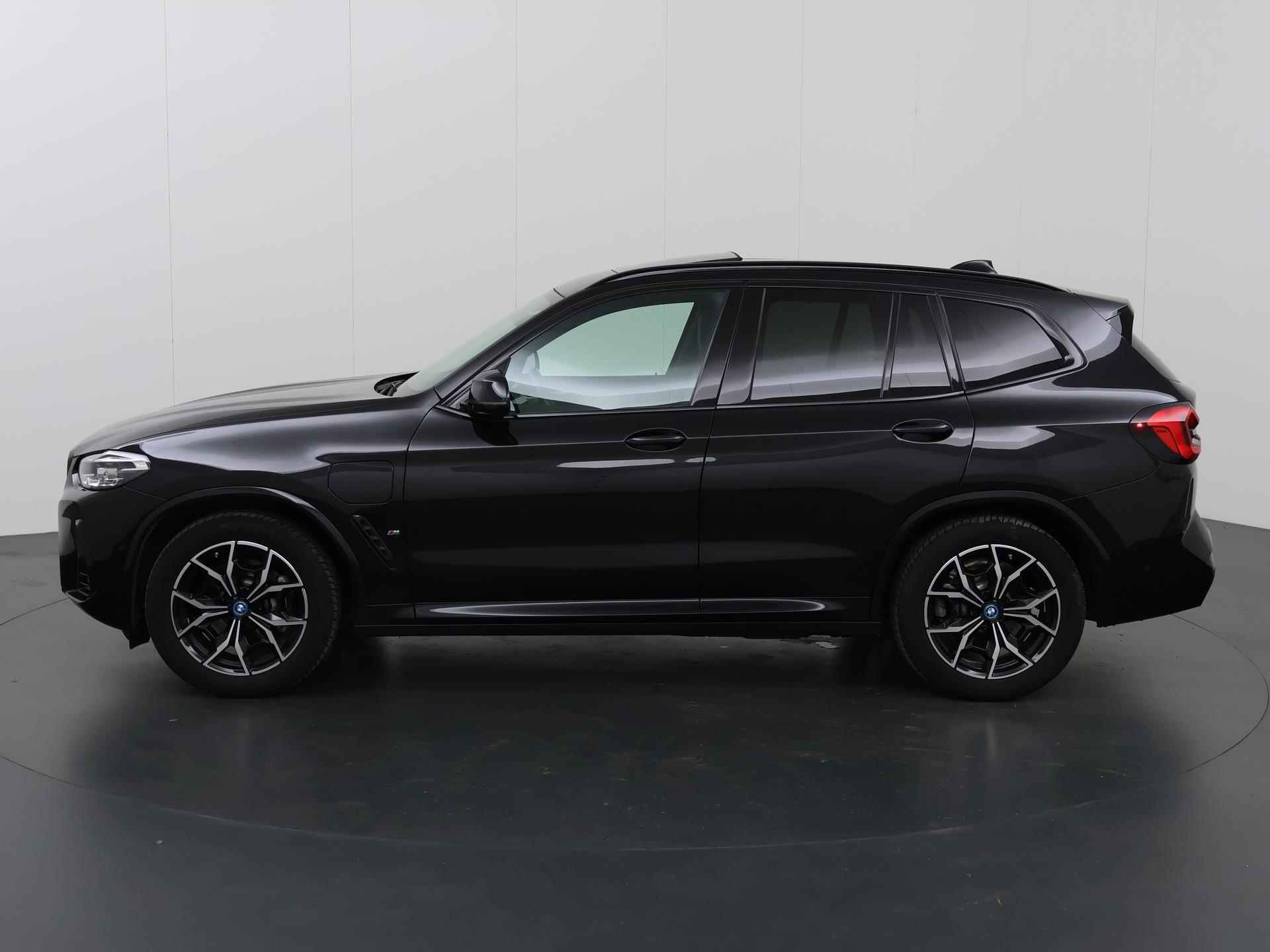 BMW X3 xDrive30e High Executive M-Sport | Panoramadak | FaceLift | Sportstoelen | ShadowLine | Harman/Kardon | HUD | Camera | Apple CarPlay  | Stoelverw. | Ele. verstelbare stoelen + Geheugen | - 6/58