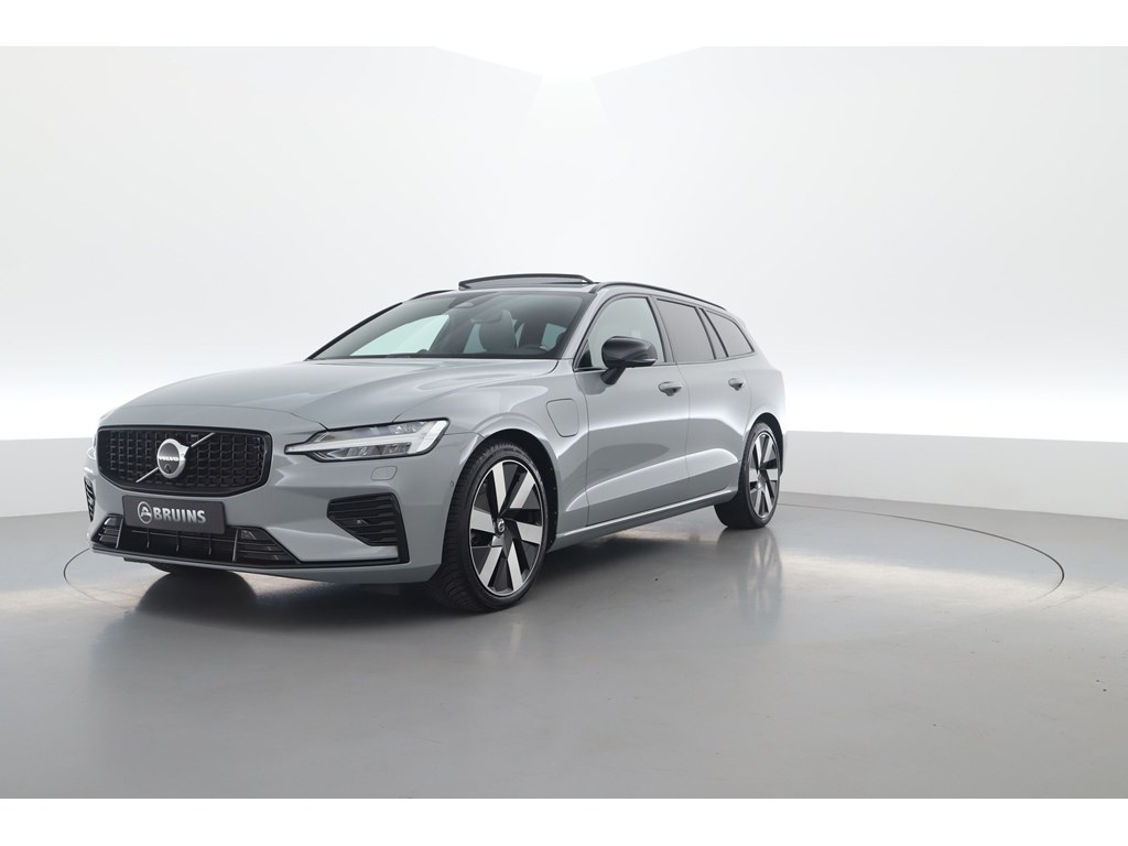 Volvo V60 2.0 T8 455PK Ultimate Dark, Full option, B&W audio, Trekhaak, Tailored Wool Blend 360 camera