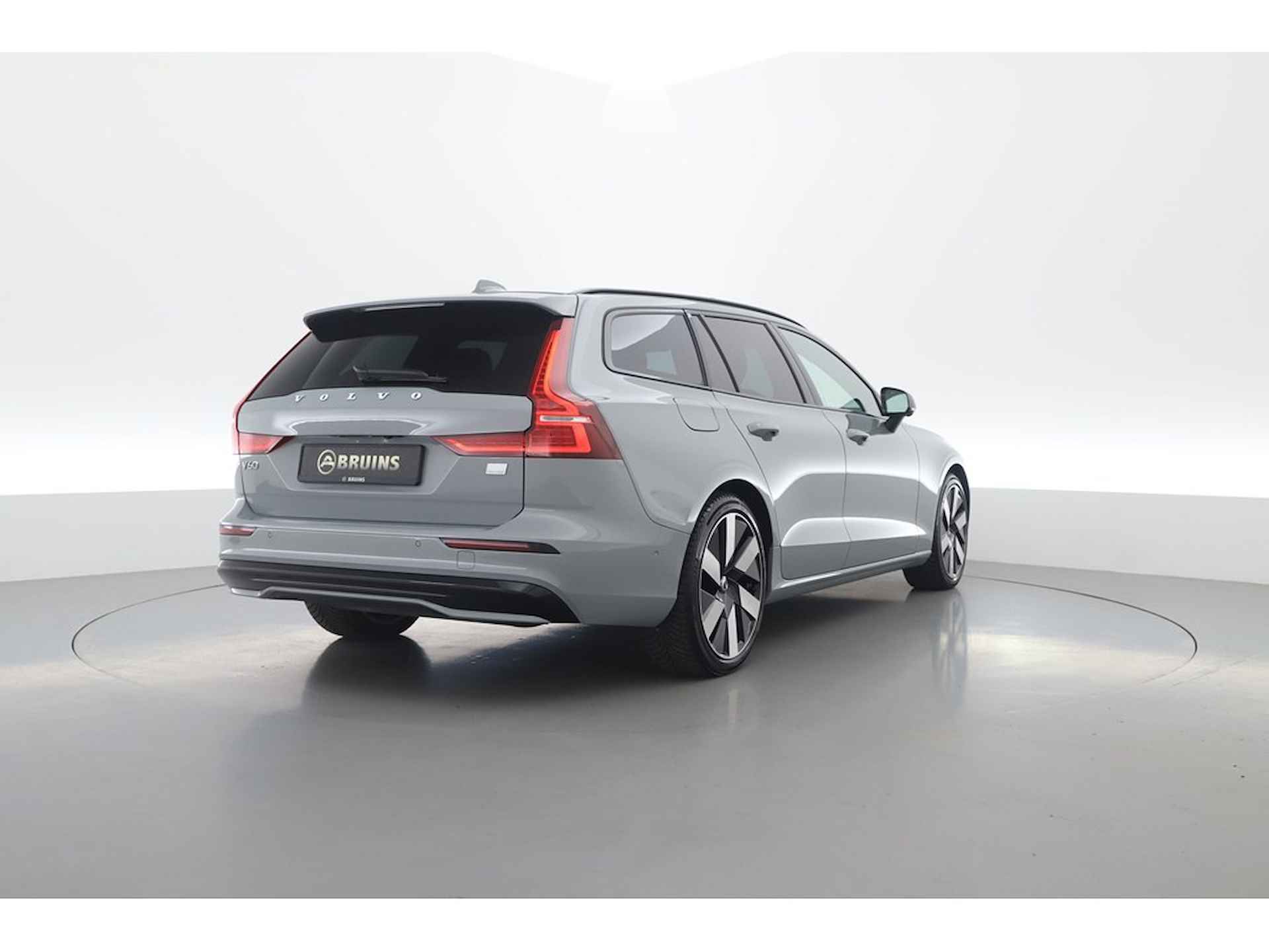 Volvo V60 2.0 T8 455PK Ultimate Dark, Full option, B&W audio, Trekhaak, Tailored Wool Blend 360 camera - 5/38