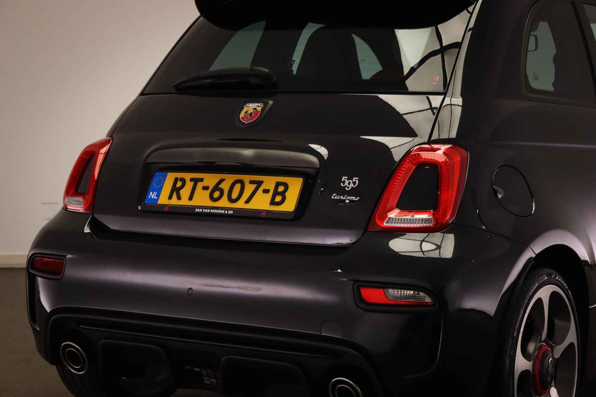 Abarth 500 1.4 T-Jet Abarth Turismo | LEDER | CLIMA |  UCONNECT | NAVI | DAB | PDC | 17" - 18/51