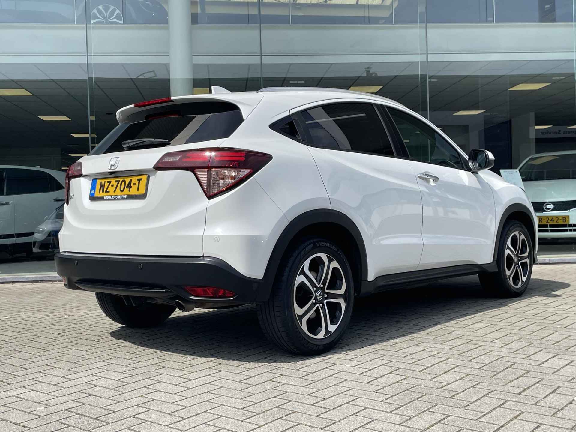 Honda HR-V 1.5 i-VTEC Executive NAV | Climate Control | PDC | Panorama\schuifdak | PDC V&A - 7/29