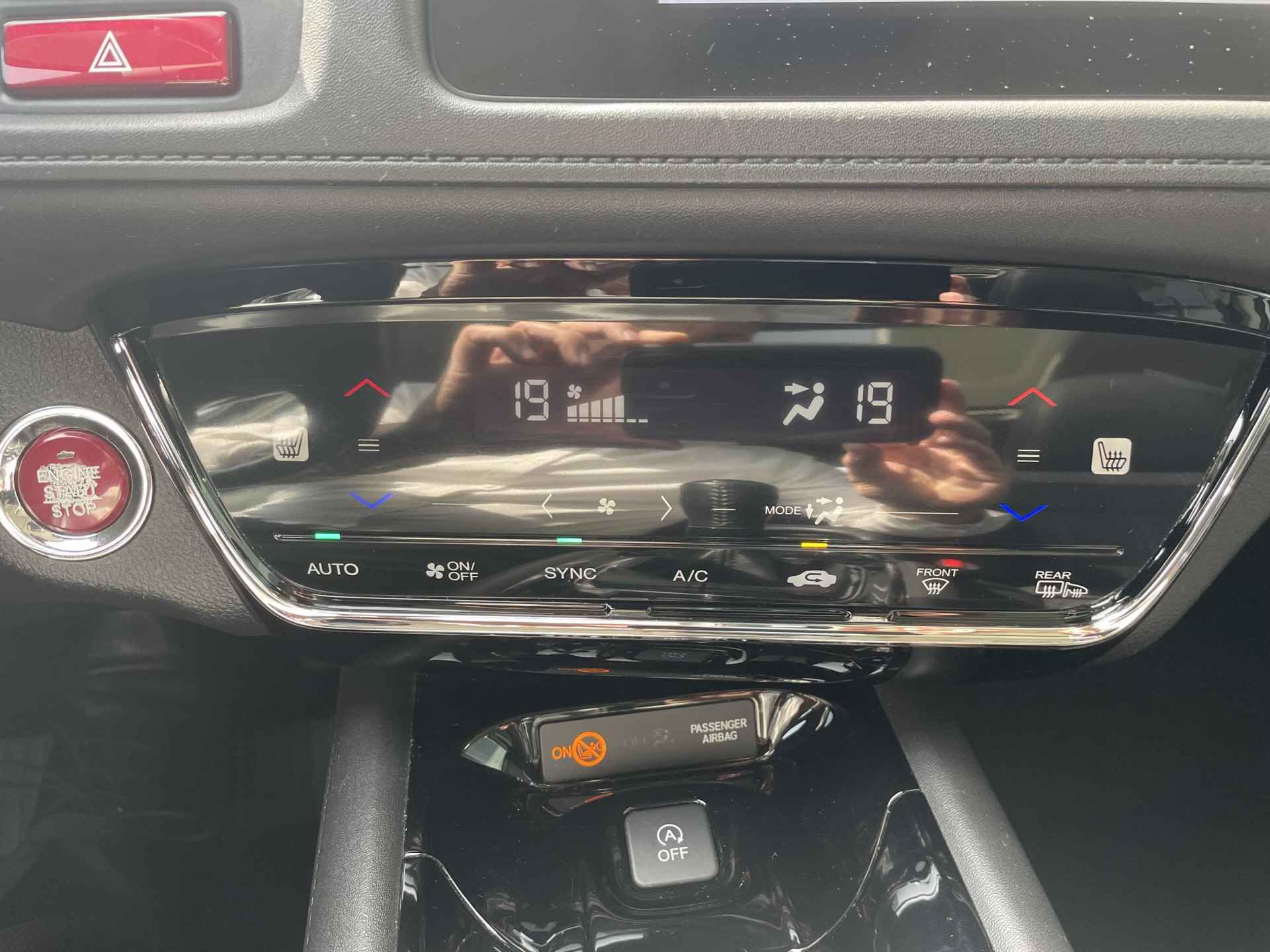 Honda HR-V 1.5 i-VTEC Executive NAV | Climate Control | PDC | Panorama\schuifdak | PDC V&A - 26/29