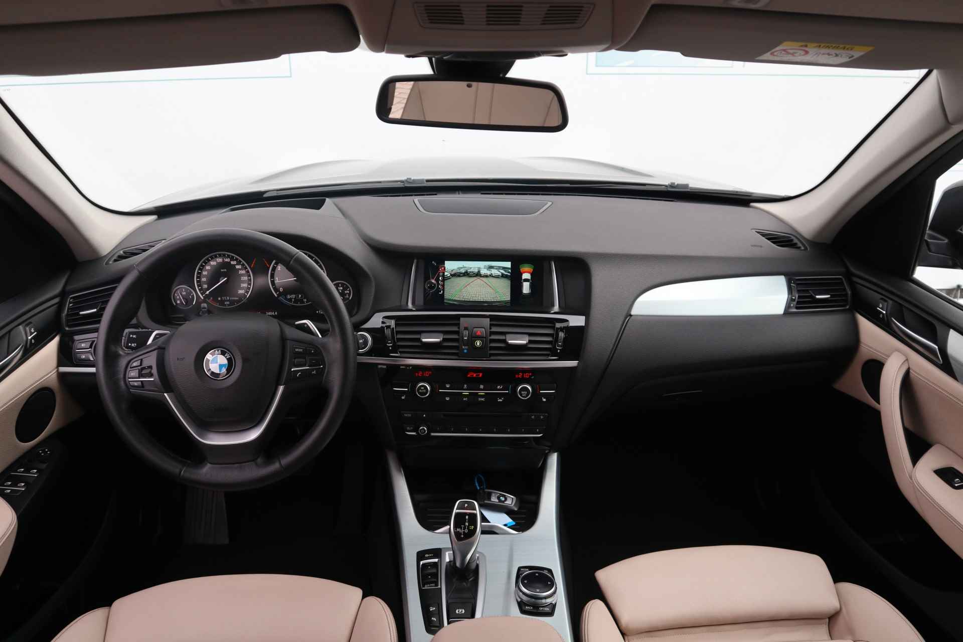 BMW X3 xDrive28i High Executive LEDER | HUD | TREKHAAK ELEK | CAMERA | STOELVERW | 2de PINSTERDAG GEOPEND VAN 10:00 T/M 16:00 UUR - 4/48
