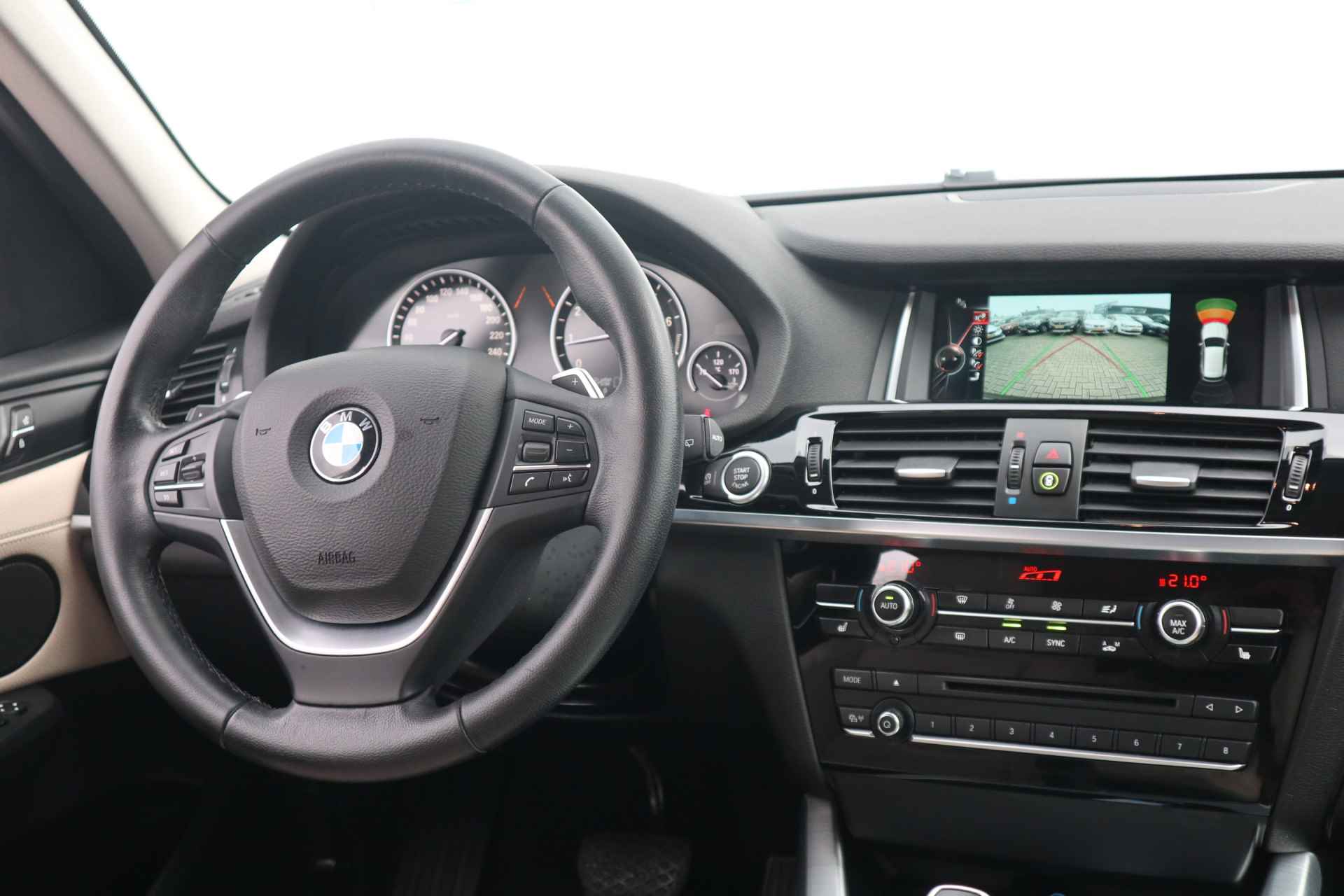 BMW X3 xDrive28i High Executive LEDER | HUD | TREKHAAK ELEK | CAMERA | STOELVERW | 2de PINSTERDAG GEOPEND VAN 10:00 T/M 16:00 UUR - 21/48