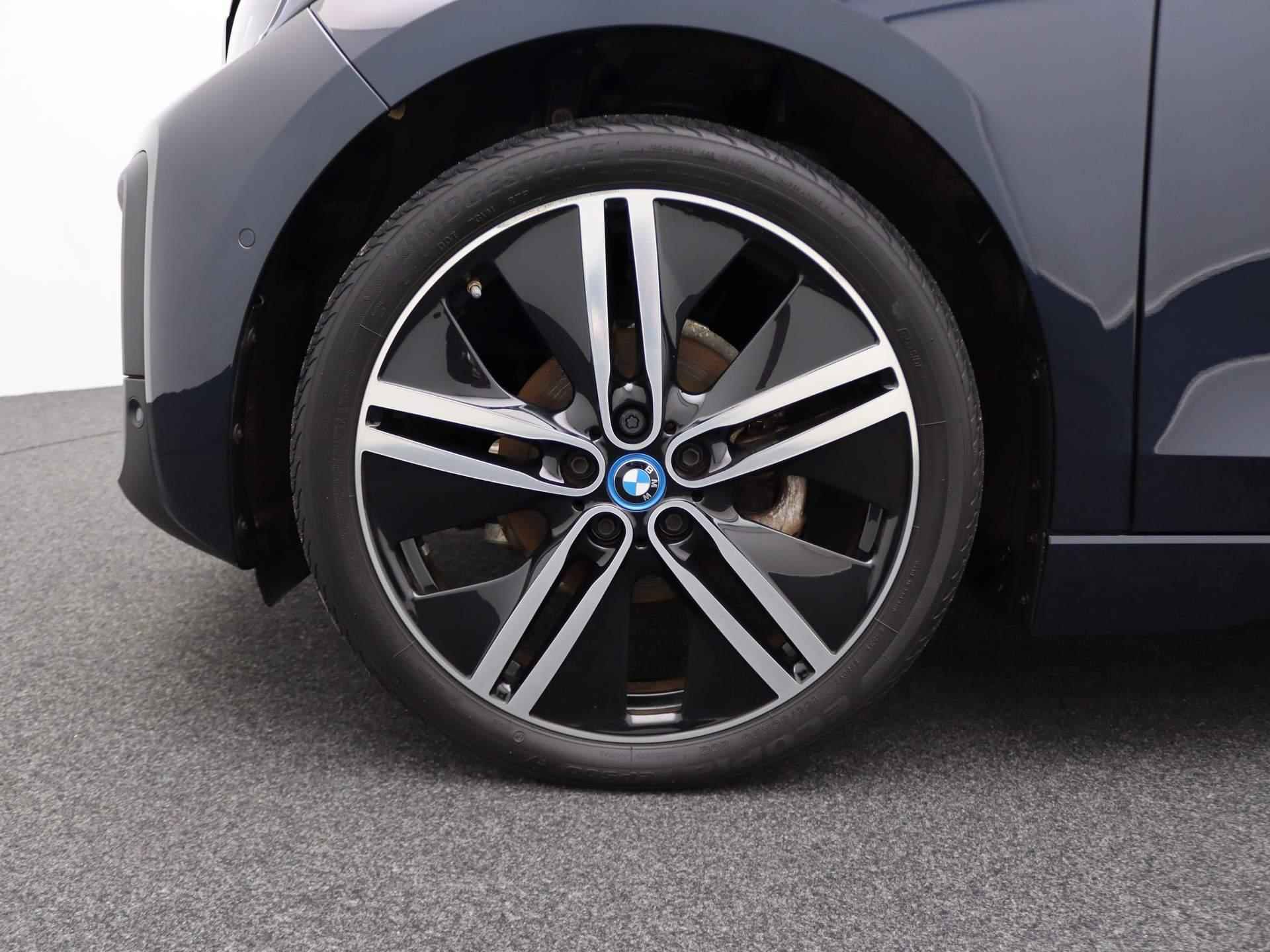 BMW i3 Executive Edition | Achteruitrijcamera | Schuifdak | Navigatiesysteem Professional | DAB | 20'' - 8/25