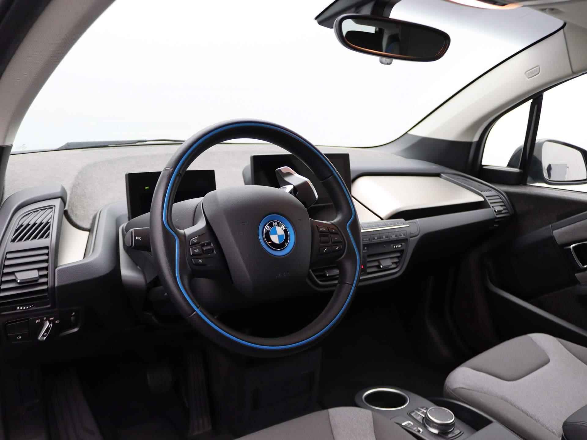 BMW i3 Executive Edition | Achteruitrijcamera | Schuifdak | Navigatiesysteem Professional | DAB | 20'' - 10/25