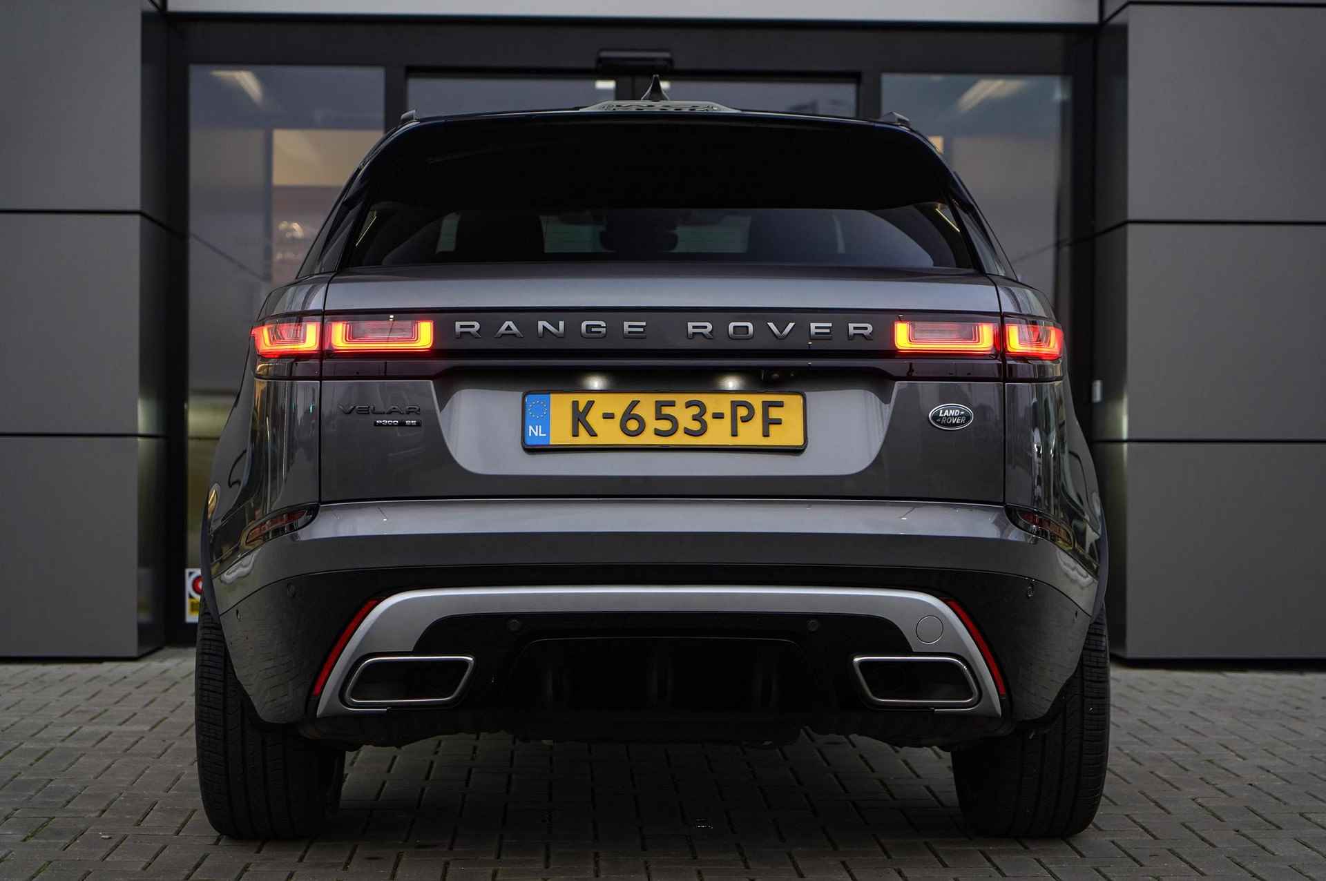 Land Rover Range Rover Velar P300 R-Dynamic SE Luchtvering - Surround Sound - Schuifdak - 5/31