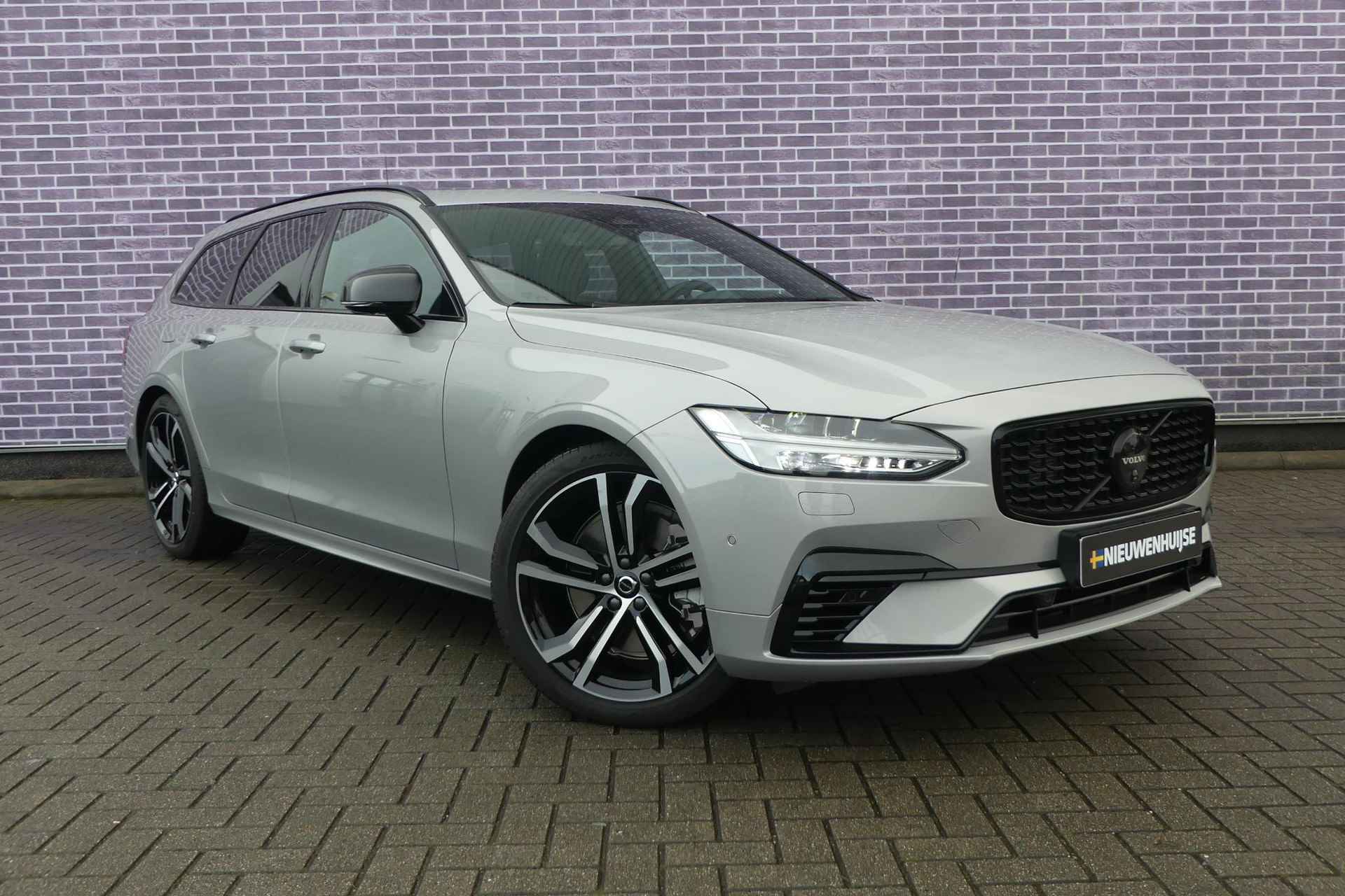 Volvo V90 T6 Recharge AWD Ultimate Dark Long Range | Luchtvering | Head-up Display | Panoramadak | 360 camera | Keyless-Go - 5/22