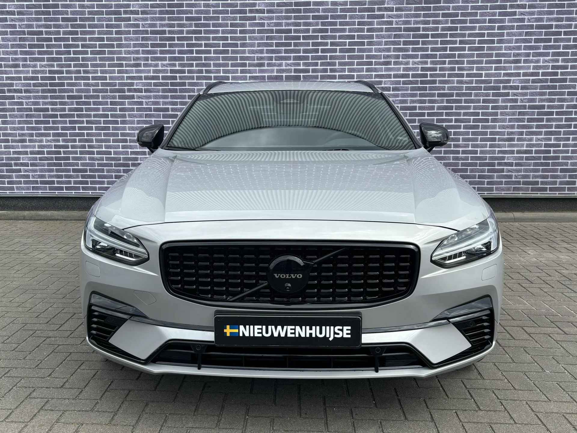 Volvo V90 T6 Recharge AWD Ultimate Dark Long Range | Luchtvering | Head-up Display | Panoramadak | 360 camera | Keyless-Go - 6/22