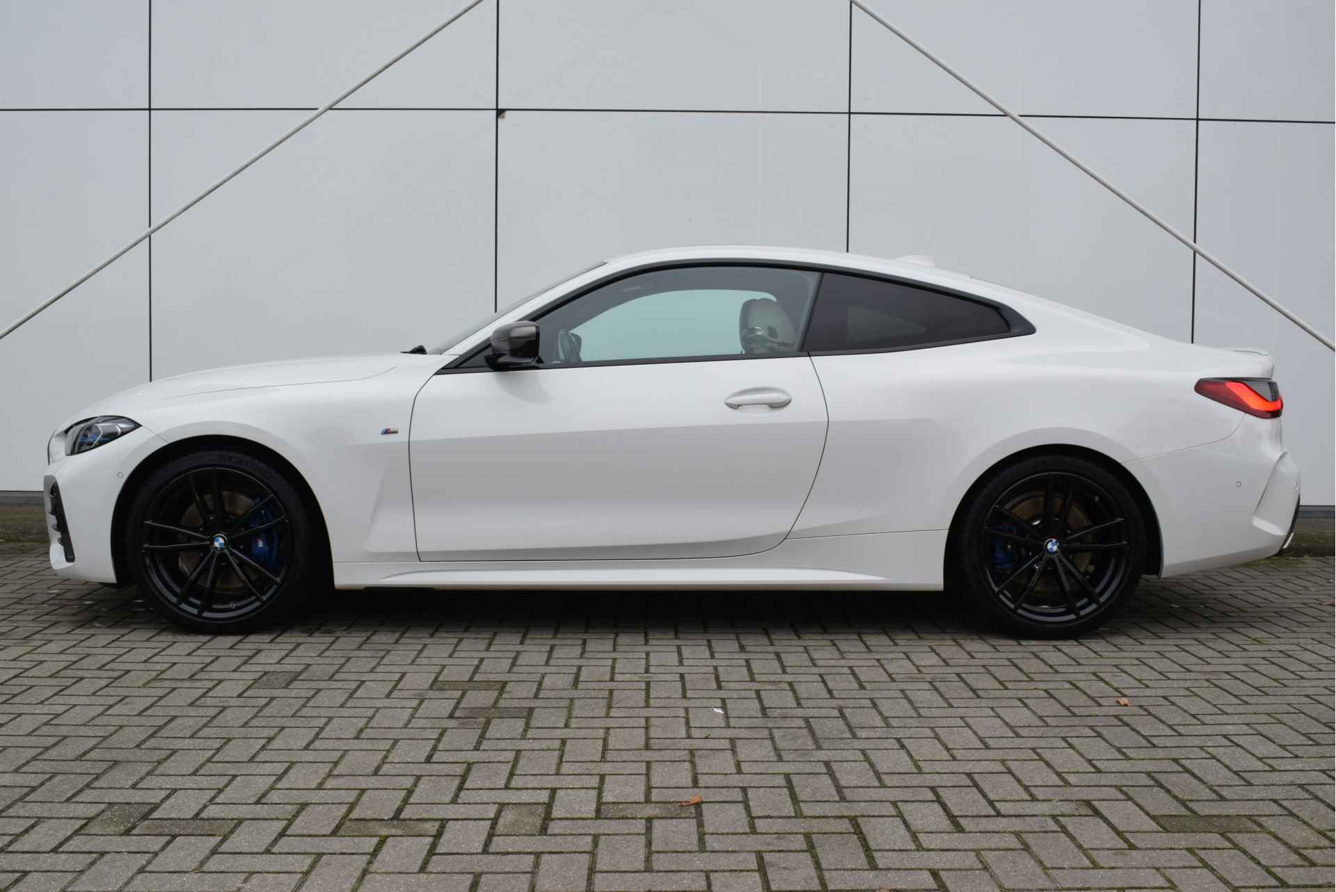 BMW 4 Serie Coupé M440i xDrive High Executive Automaat / Schuif-kanteldak / Trekhaak / Laserlicht / Parking Assistant Plus / Adaptief M onderstel / Comfort Access - 3/34