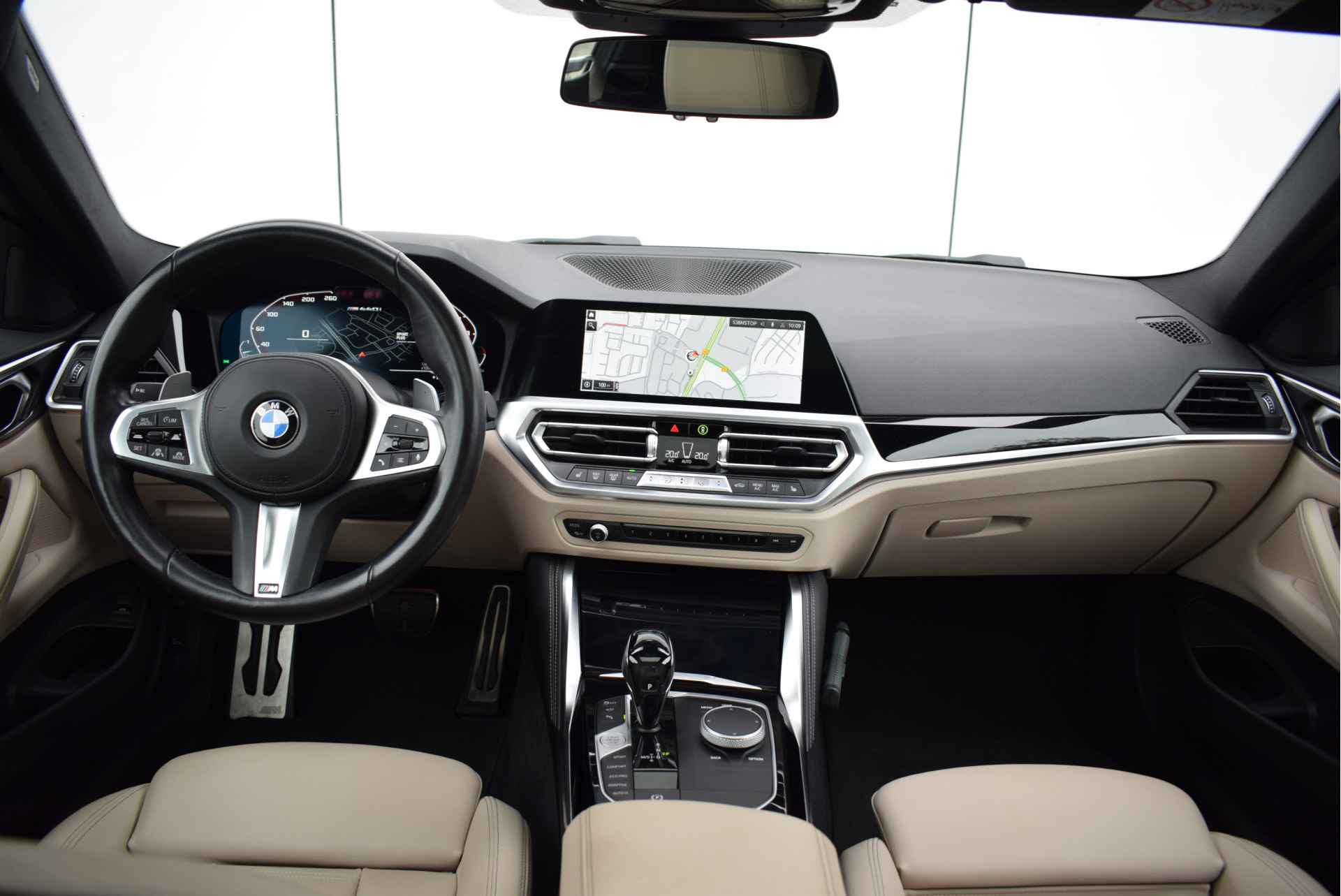 BMW 4 Serie Coupé M440i xDrive High Executive Automaat / Schuif-kanteldak / Trekhaak / Laserlicht / Parking Assistant Plus / Adaptief M onderstel / Comfort Access - 4/34