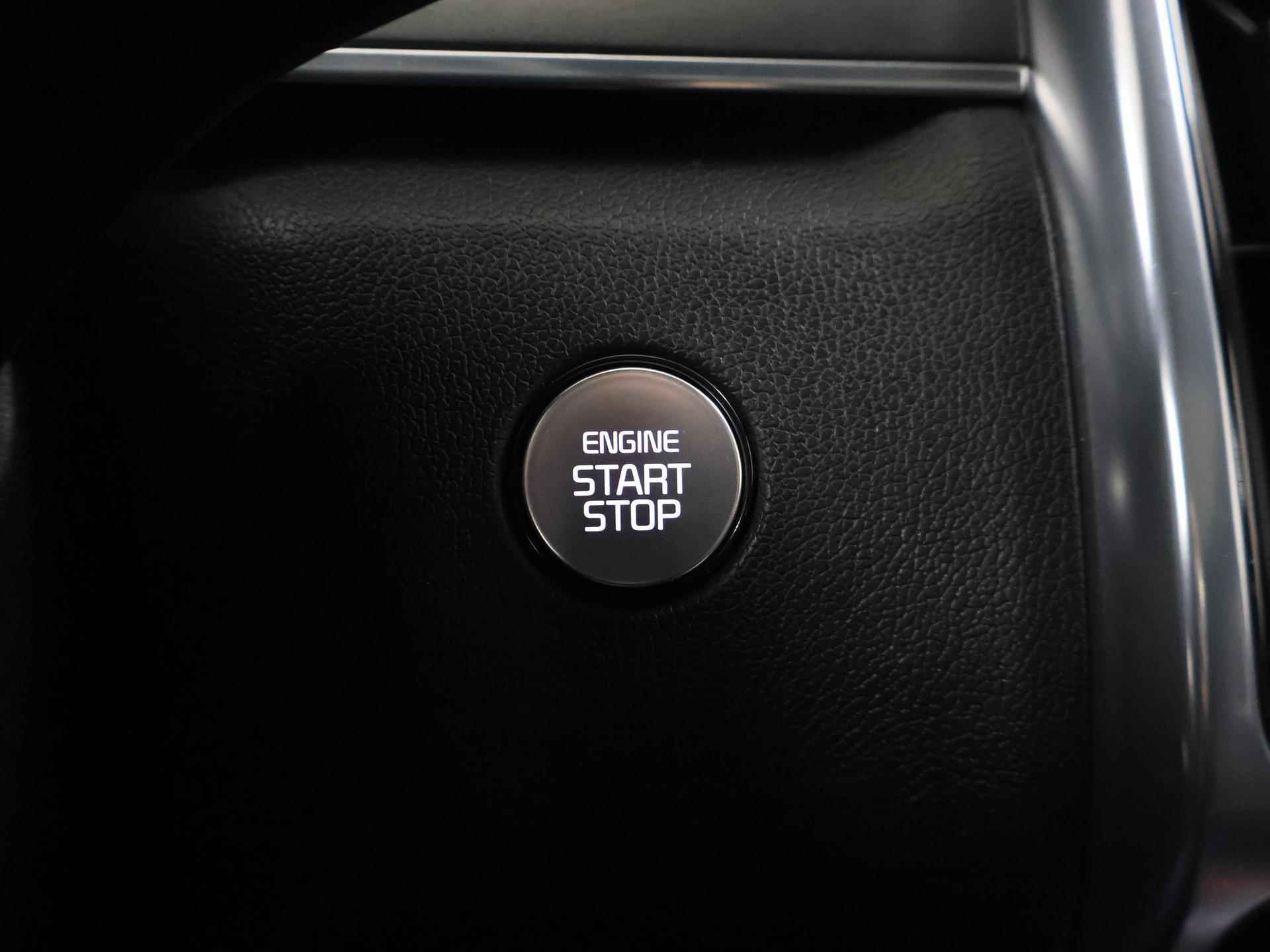 Kia Sorento 1.6 T-GDI Plug-in Hybrid 4WD ExecutiveLine 7p. | Black Edition | Elektrisch wegklapbare trekhaak | Nappa lederen bekleding | Panoramadak | Stoelventilatie | 360° camera | Dodehoekcamera - 31/48