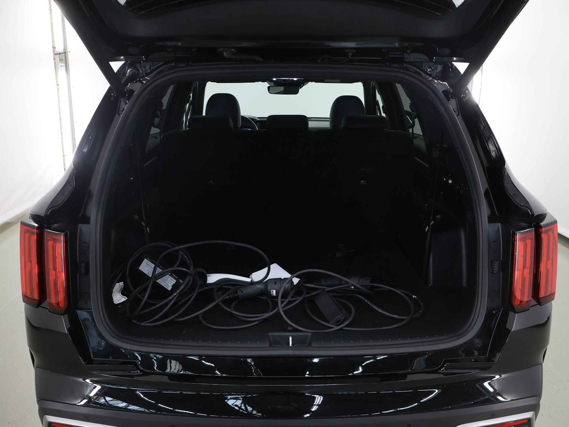 Kia Sorento 1.6 T-GDI Plug-in Hybrid 4WD ExecutiveLine 7p. | Black Edition | Elektrisch wegklapbare trekhaak | Nappa lederen bekleding | Panoramadak | Stoelventilatie | 360° camera | Dodehoekcamera - 42/48