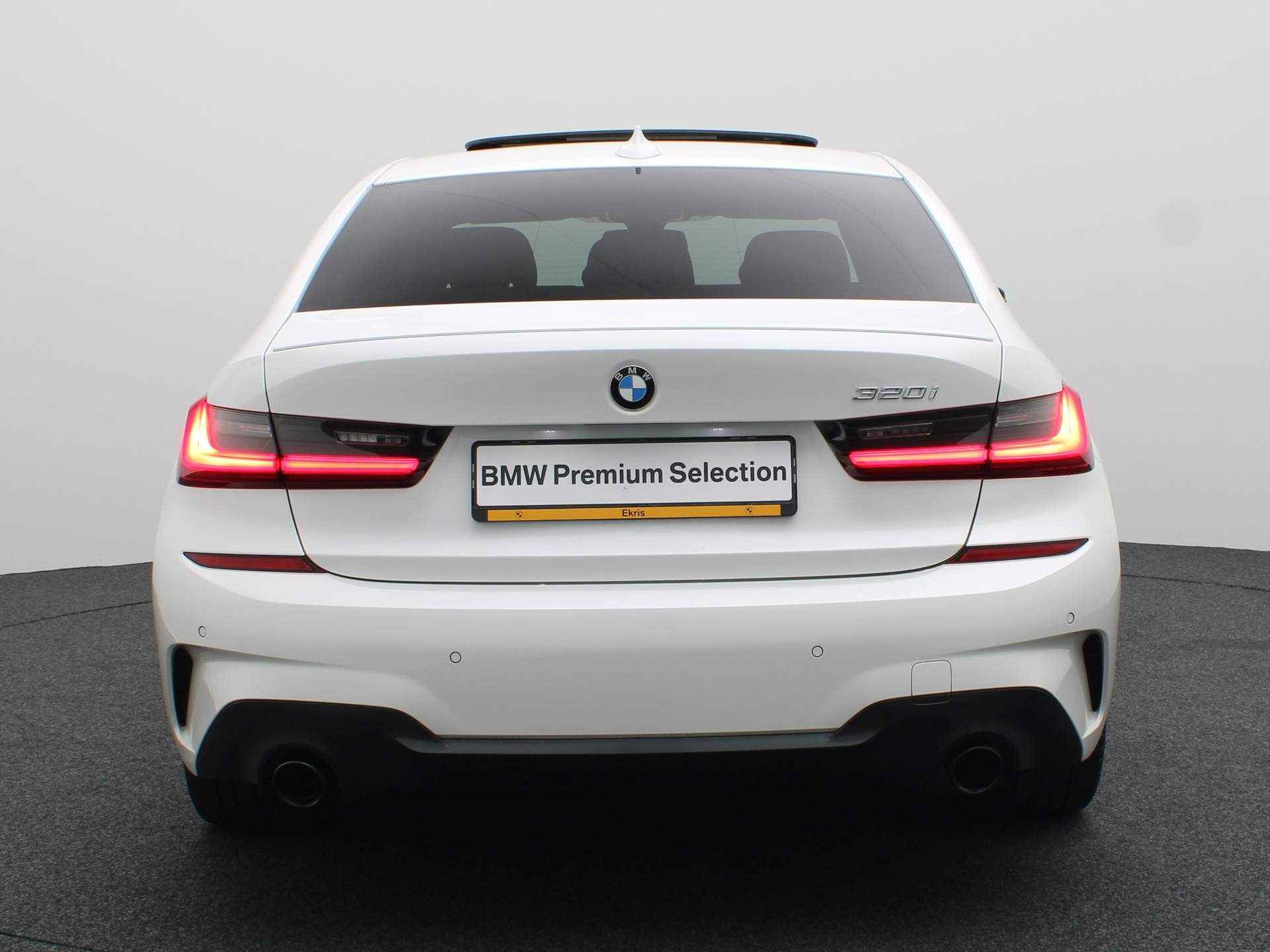 BMW 3 Serie Sedan 320i High Executive M Sportpakket / Schuifdak / LED Koplampen / HiFi / 18'' - 5/33