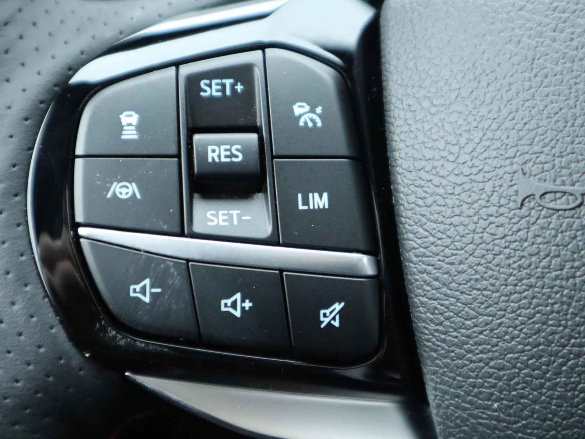Ford Explorer 3.0 V6 EcoBoost PHEV ST-Line | 20" Lichtmetaal | 360° Camera | Leren bekleding | Afneembare trekhaak | Dual zone Climatecontrol | Led koplampen | Panorama dak | Adaptive cruisecontrol | B&O Premium Audio | - 44/82