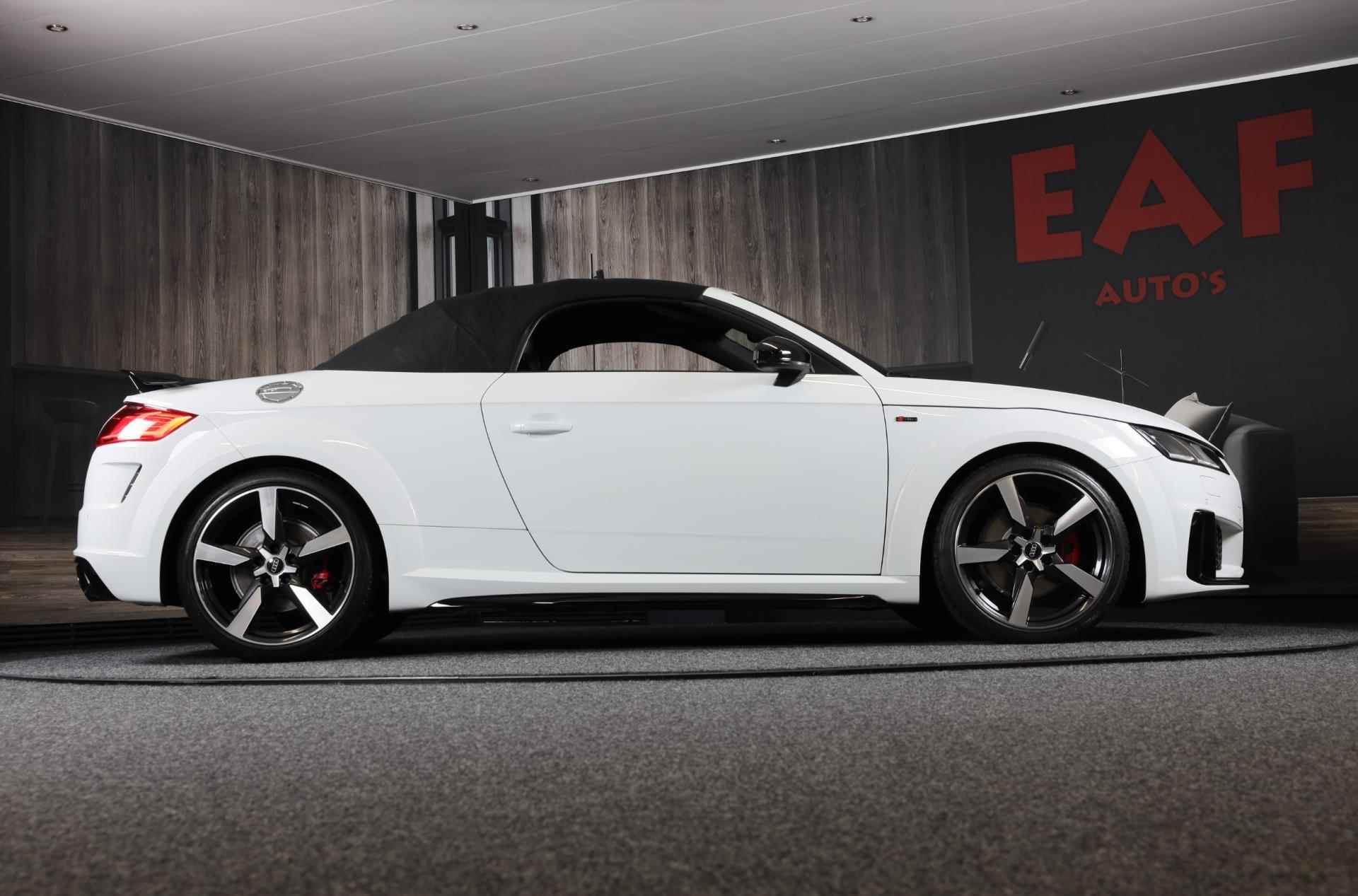 Audi TT ROADSTER 40 TFSI S Line Competition FACELIFT / Aut / Navi / Virtual Cockpit / Cruise Control / F1 / Camera / Matrix / 19 I - 33/40