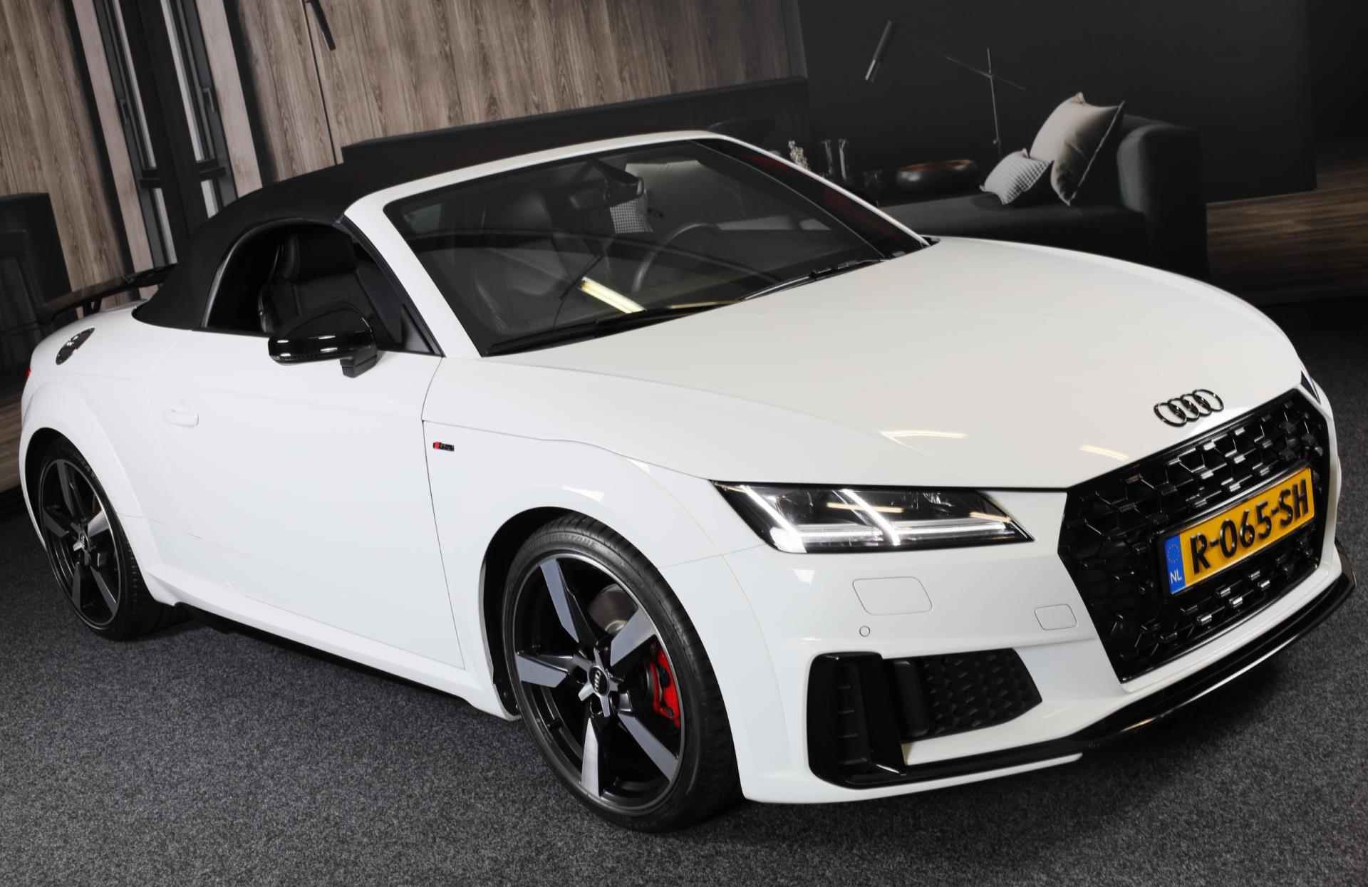 Audi TT ROADSTER 40 TFSI S Line Competition FACELIFT / Aut / Navi / Virtual Cockpit / Cruise Control / F1 / Camera / Matrix / 19 I - 39/40