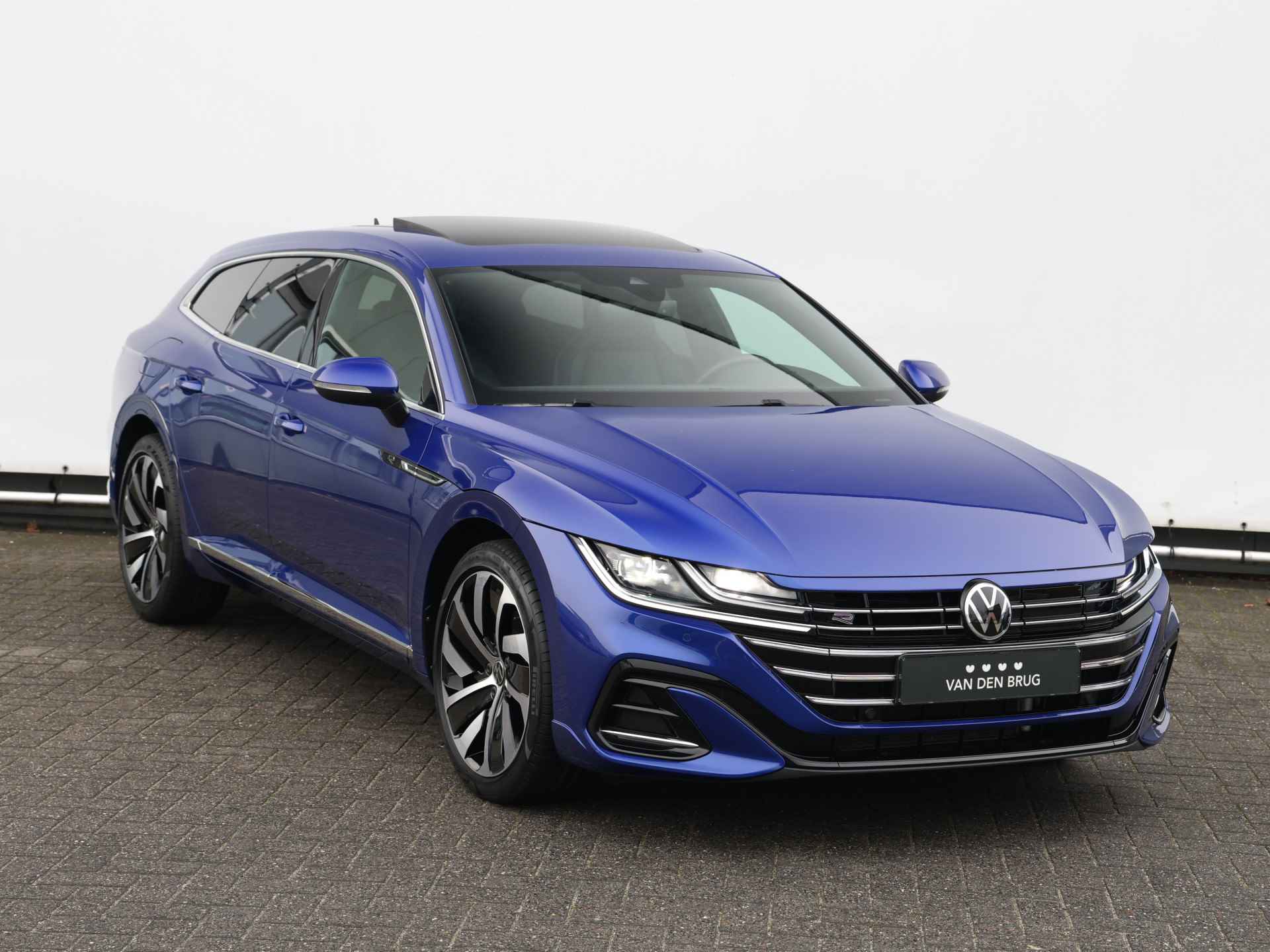 Volkswagen Arteon Shooting Brake 1.4 TSI eHybrid R-Line Business 218pk DSG | LED Matrix | Panoramadak | Digital dashboard | Leder | DCC | Stoelverwarming - 3/47