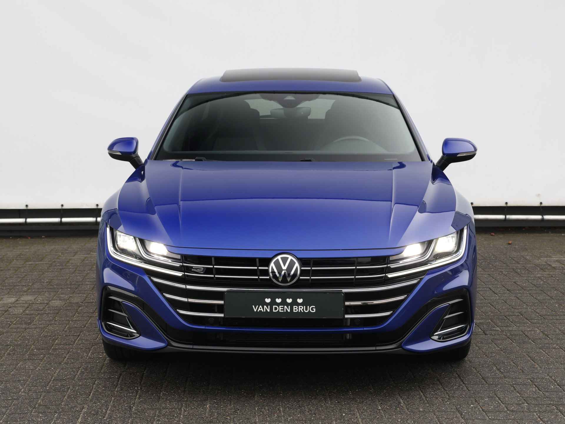 Volkswagen Arteon Shooting Brake 1.4 TSI eHybrid R-Line Business 218pk DSG | LED Matrix | Panoramadak | Digital dashboard | Leder | DCC | Stoelverwarming - 4/47