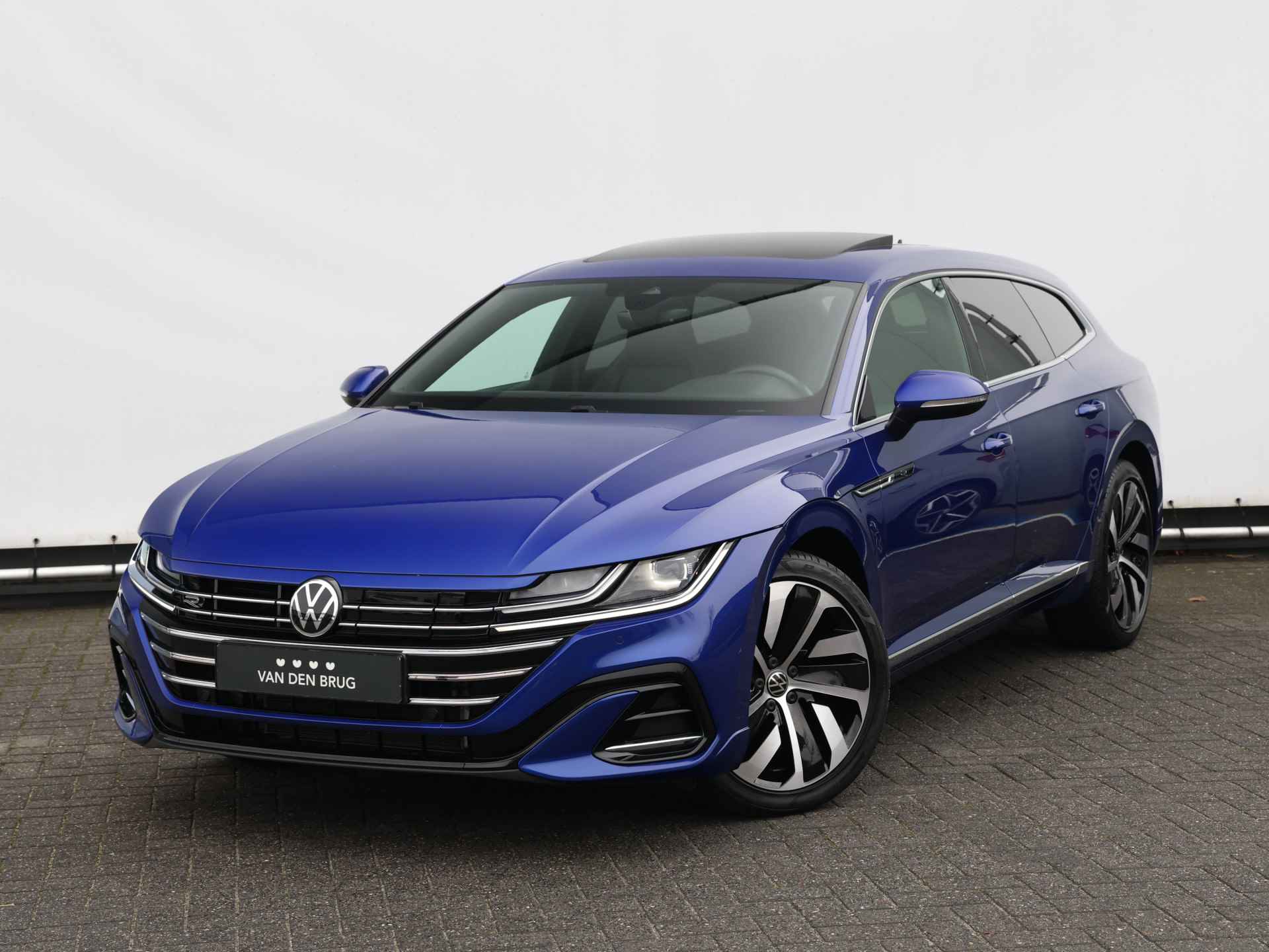 Volkswagen Arteon Shooting Brake 1.4 TSI eHybrid R-Line Business 218pk DSG | LED Matrix | Panoramadak | Digital dashboard | Leder | DCC | Stoelverwarming - 11/47