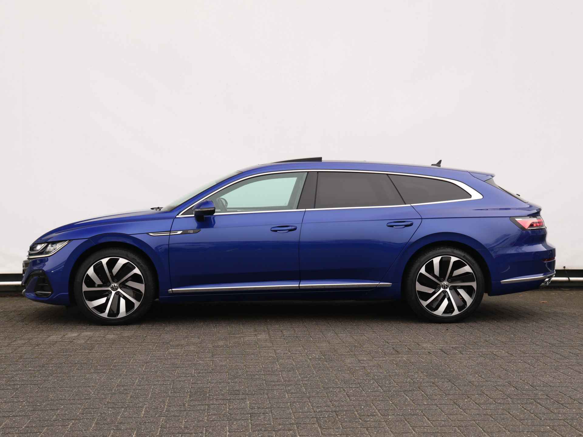 Volkswagen Arteon Shooting Brake 1.4 TSI eHybrid R-Line Business 218pk DSG | LED Matrix | Panoramadak | Digital dashboard | Leder | DCC | Stoelverwarming - 12/47