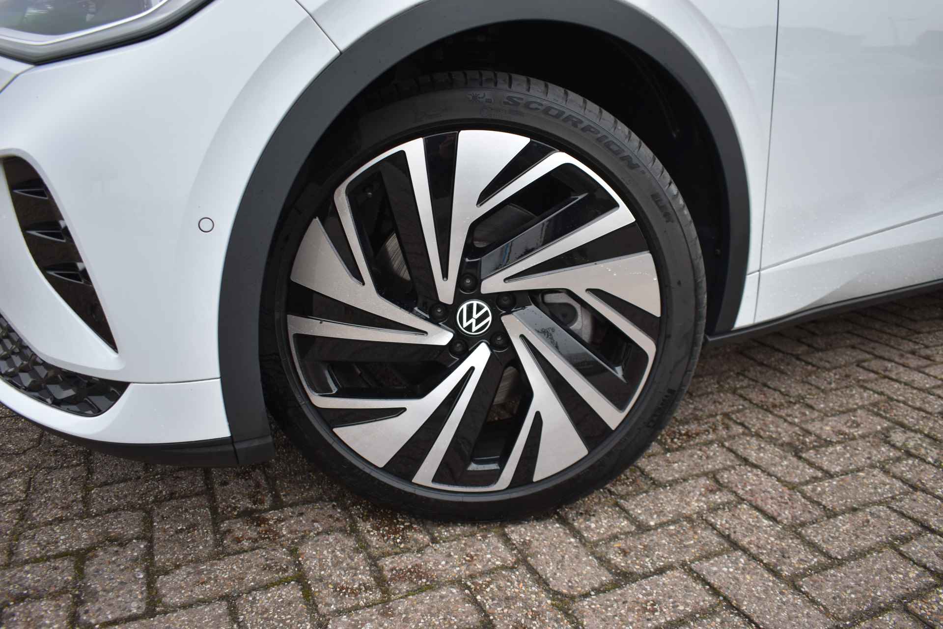 Volkswagen ID.5 GTX Advantage 77 kWh 300PK | WARMTEPOMP | 21 INCH | CAMERA | NAVIGATIE - 8/33