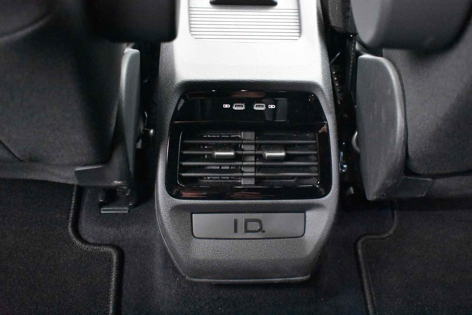 Volkswagen ID.5 GTX Advantage 77 kWh 300PK | WARMTEPOMP | 21 INCH | CAMERA | NAVIGATIE - 31/33