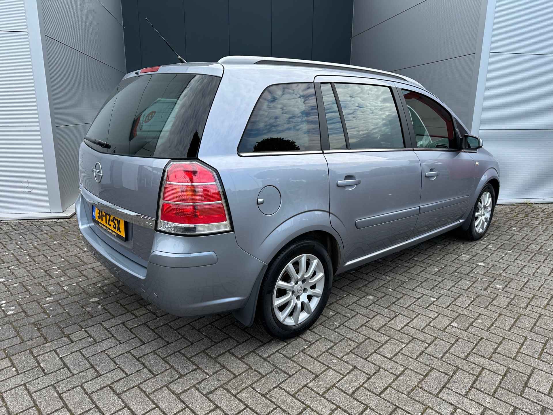 Opel Zafira 1.8 Cosmo - 4/44