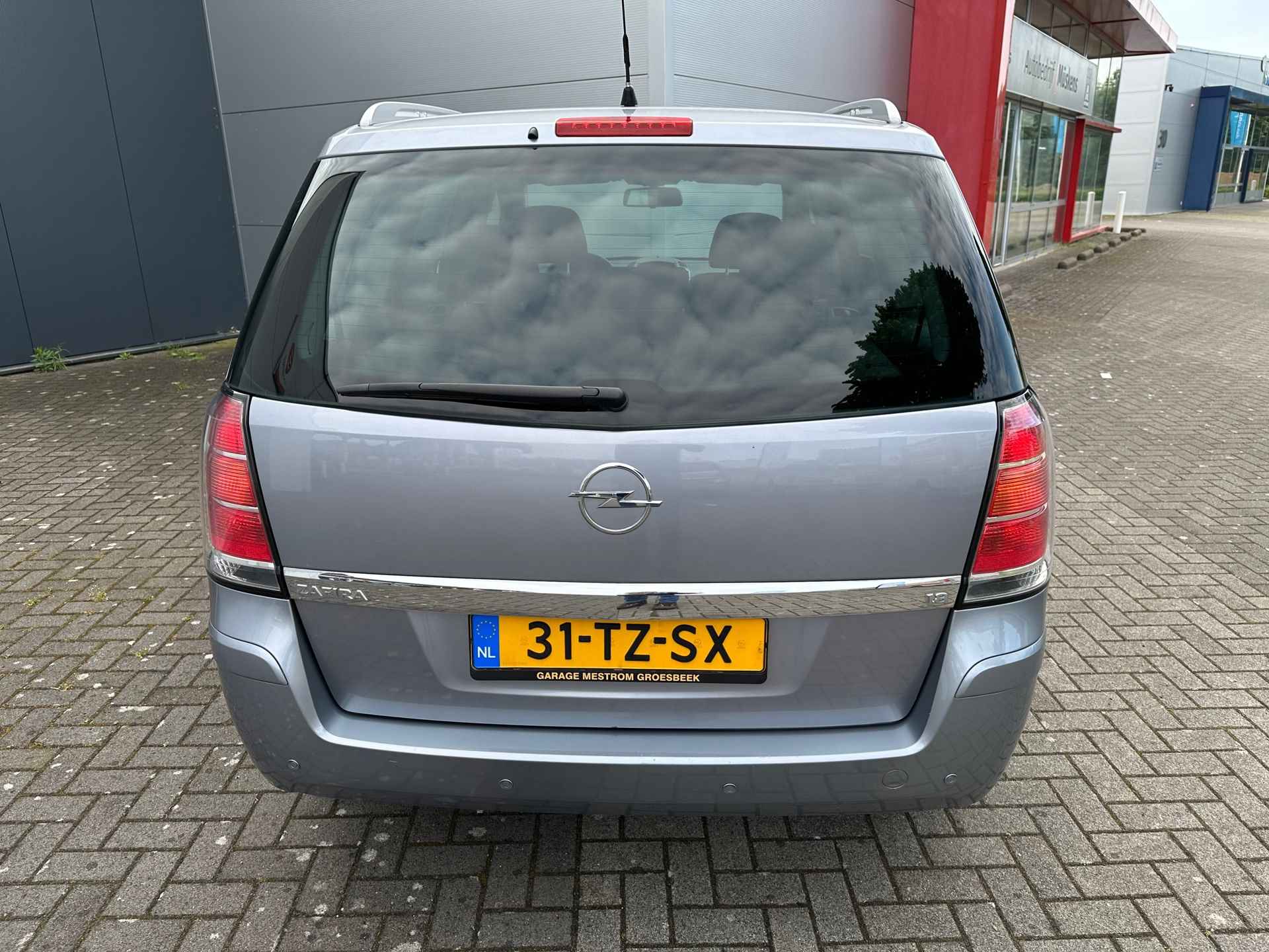 Opel Zafira 1.8 Cosmo - 7/44