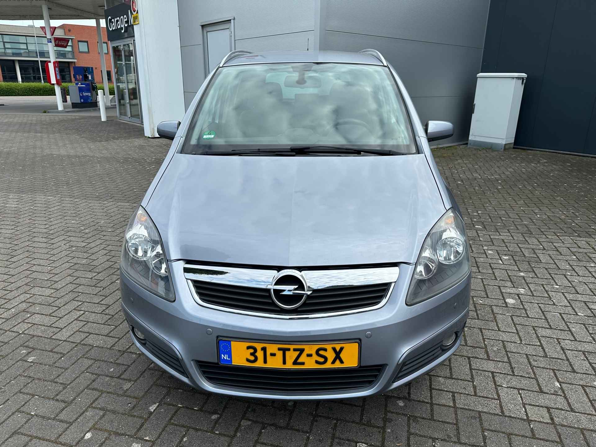 Opel Zafira 1.8 Cosmo - 11/44