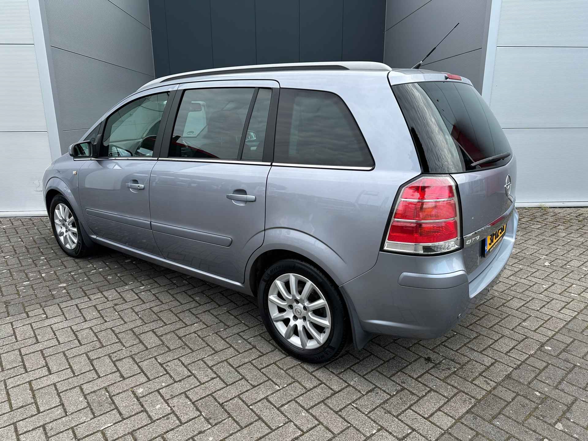 Opel Zafira 1.8 Cosmo - 12/44