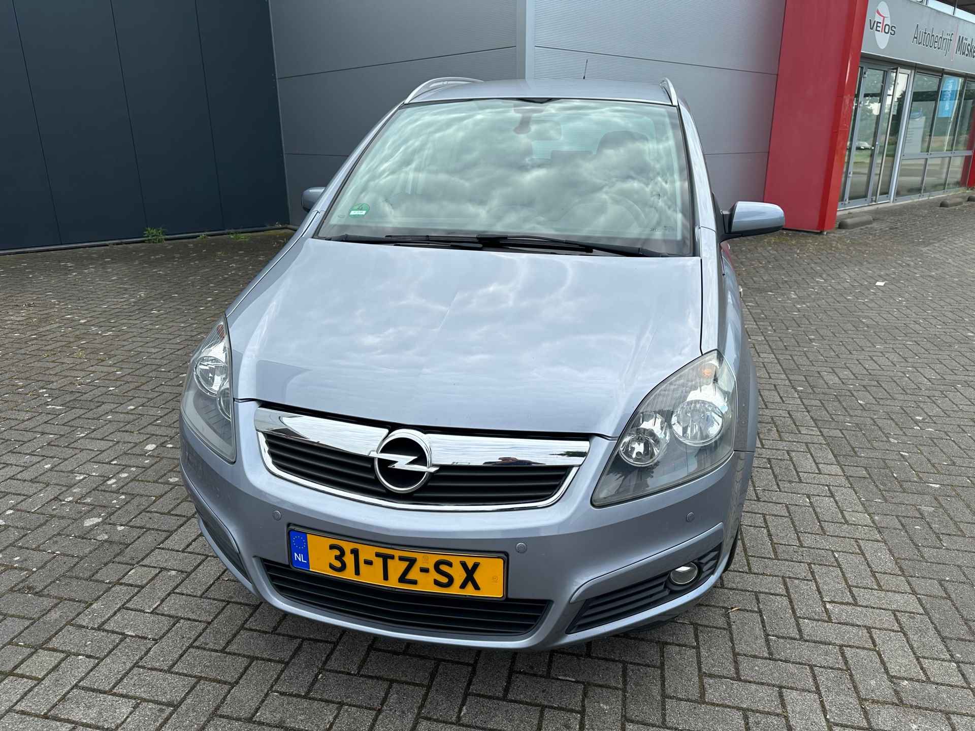 Opel Zafira 1.8 Cosmo - 18/44