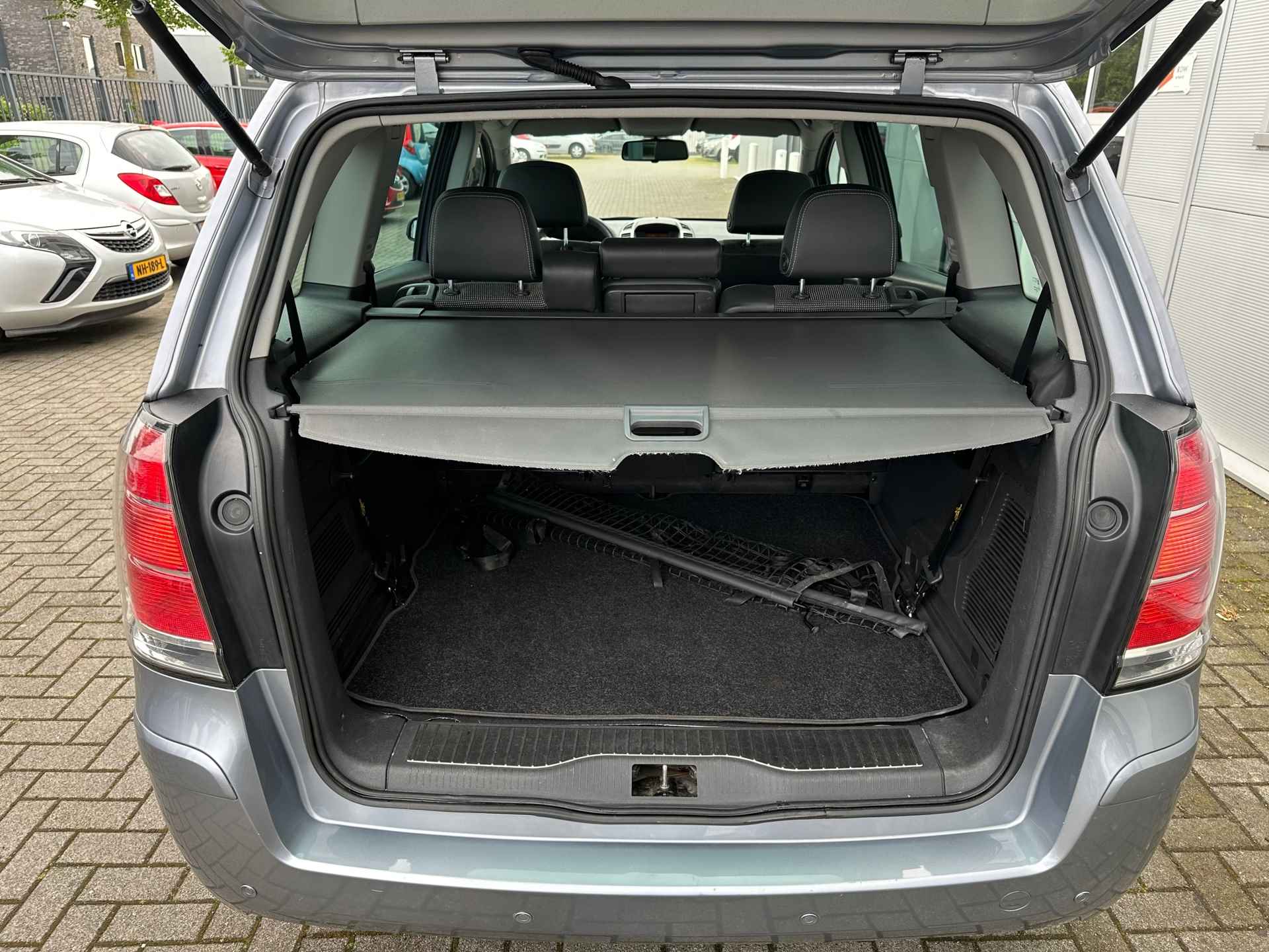 Opel Zafira 1.8 Cosmo - 33/44