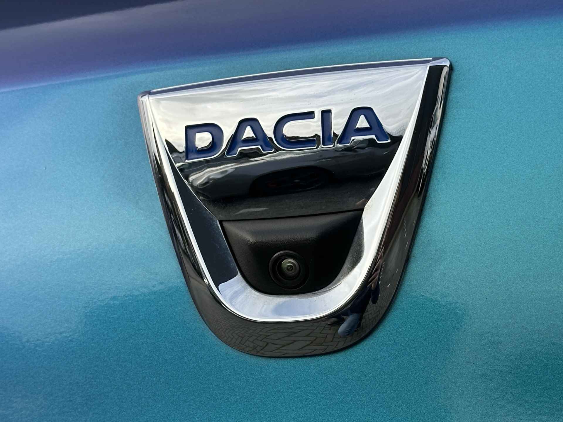 Dacia Spring Comfort Plus 27 kWh | Speciale kleur | LM velgen | Apple Carplay | Camera | Navi | AC - 11/27