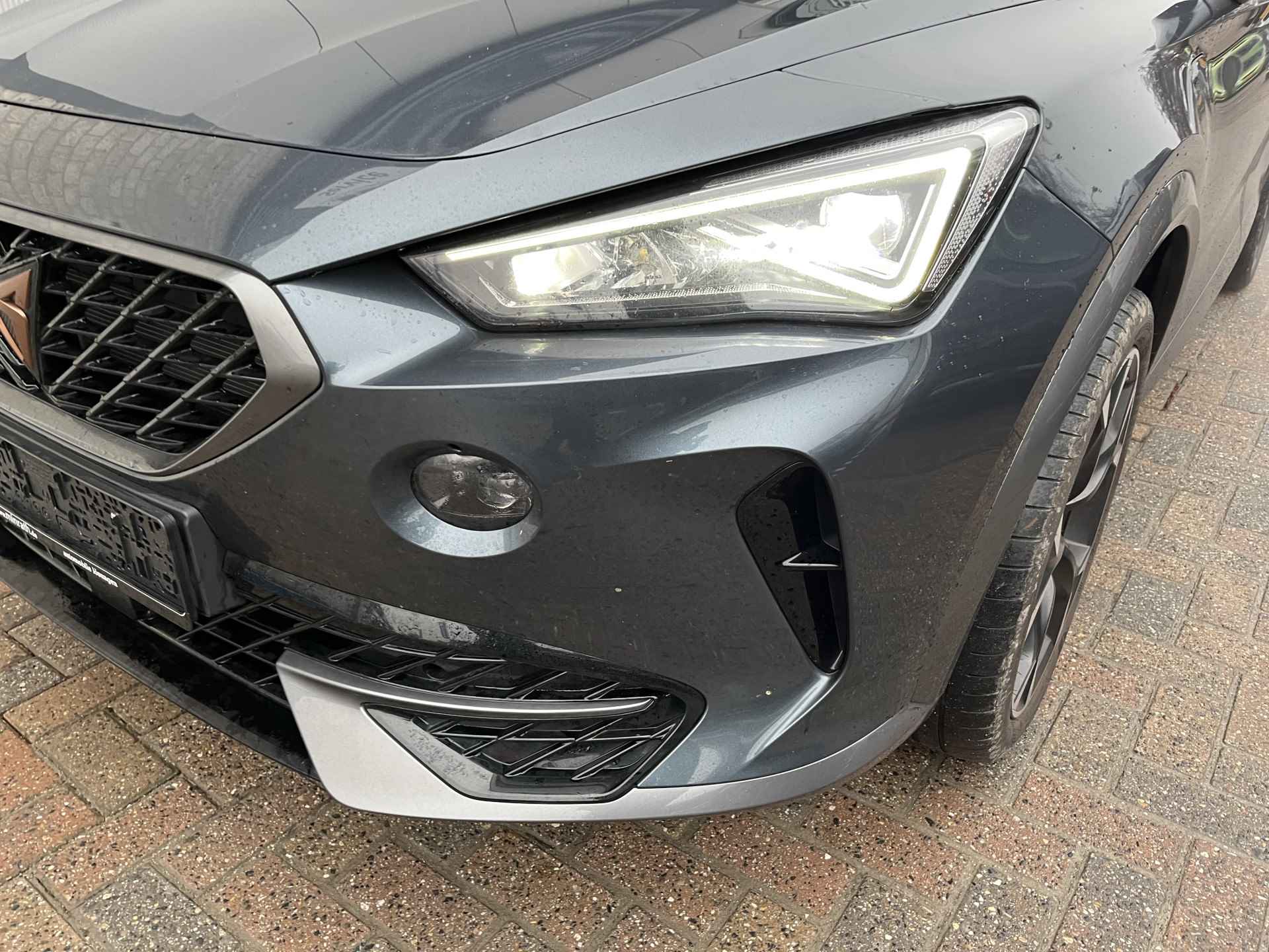 CUPRA Formentor 1.4 e-Hybrid Adrenaline / AUTOMAAT/ 16.000 KM/ PARK. SENSOREN/ KEYLESS/ DODE HOEK/ MATRIX/ STOEL-STUURVERWARM./ ADAPT. CRUISE/ APP-CONNECT/ NAVI/ CLIMA/ DAB/ 19" LMV - 31/34