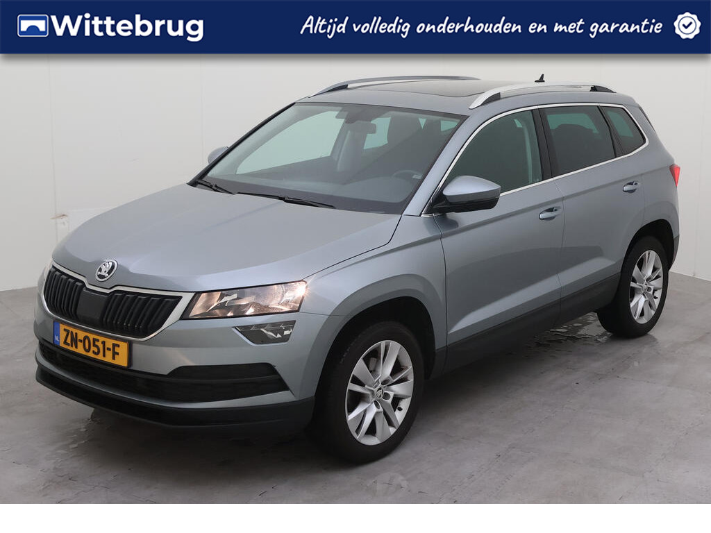 Škoda Karoq 1.5 TSI ACT Ambition Business /DSG/ Metallic/ NAVI / APP.Connect / 17LMV / CAMERA / PANODAK