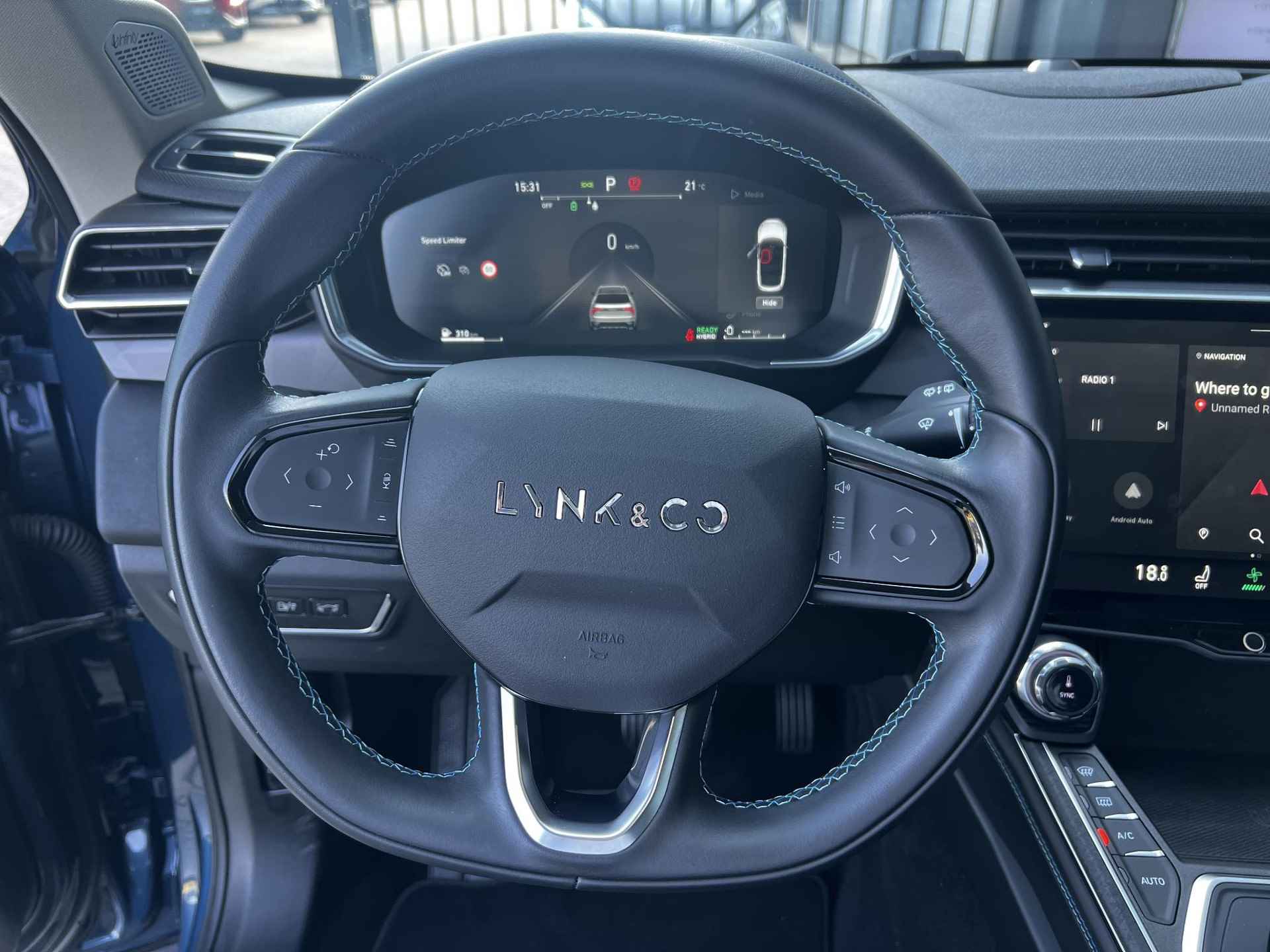 Lynk & Co 01 1.5 PHEV | Navigatie | Panoramadak | Carplay | Plug in Hybrid - 17/25