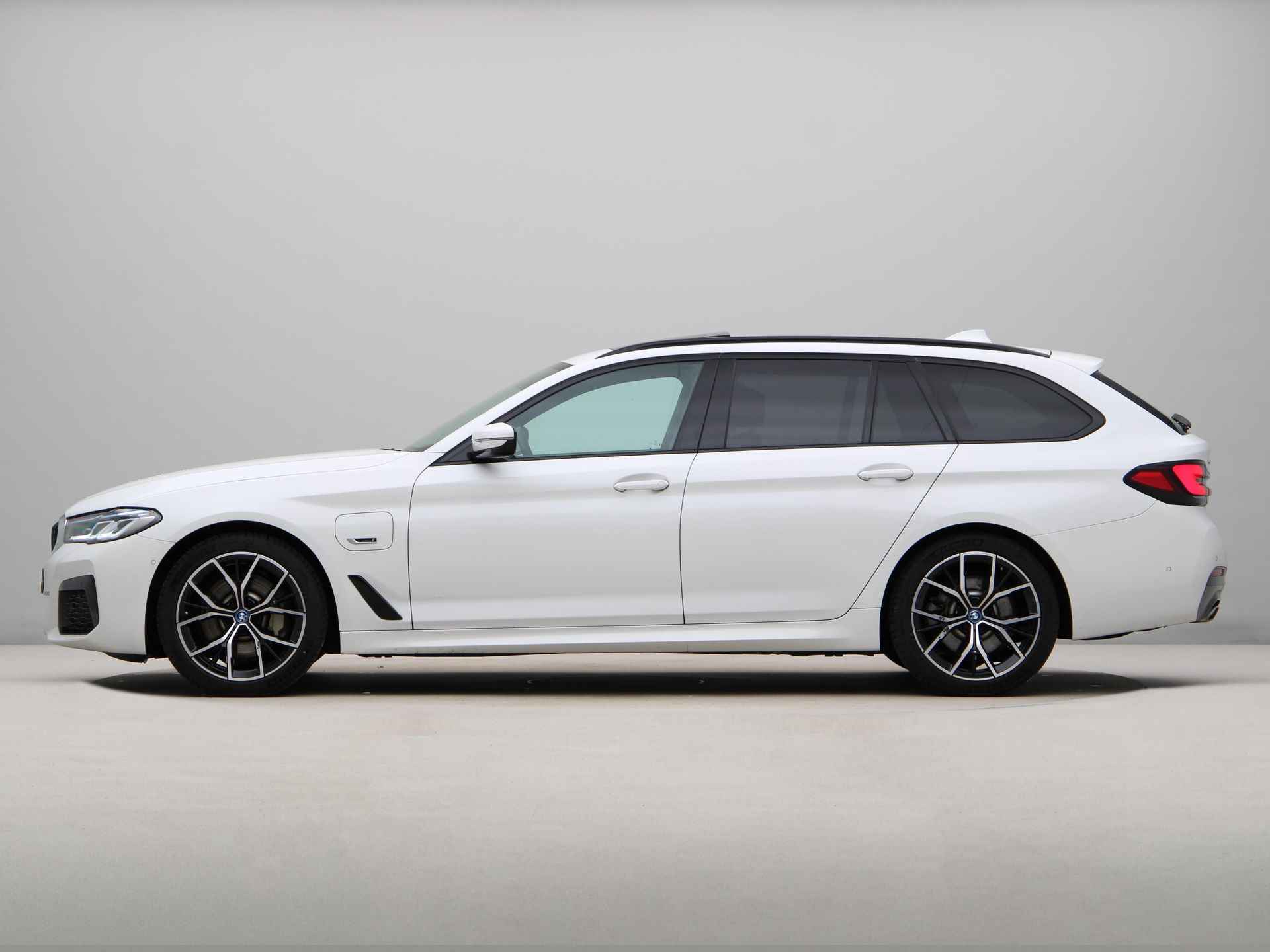 BMW 5 Serie Touring 530e xDrive Business Edition Plus - 12/28