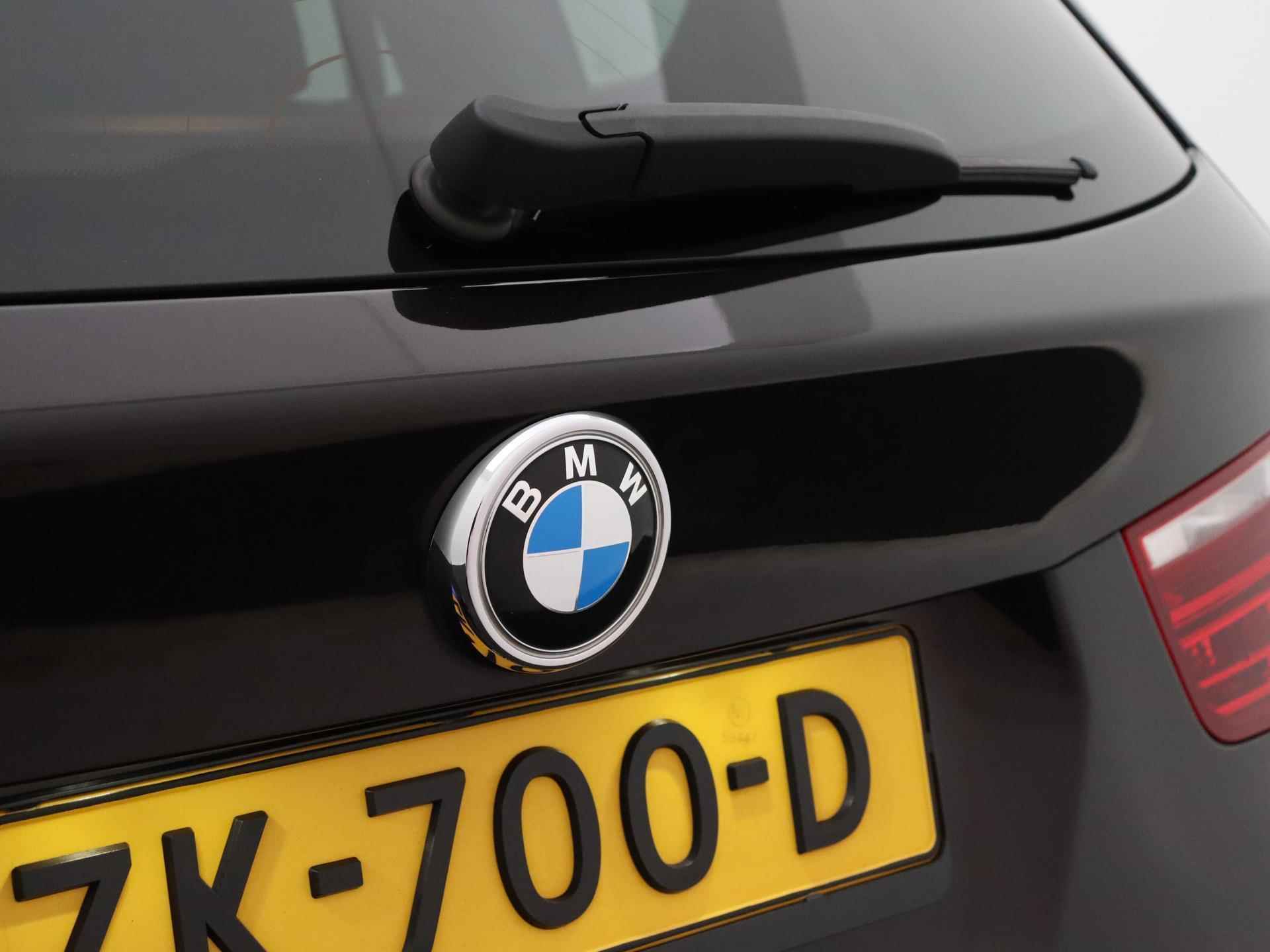 BMW X3 sDrive20i High Executive | NAVIGATIE | HALF-LEDER | PARKEERSENSOREN V+A | CLIMATE CONTROL | LICHTMETALEN VELGEN | - 22/26