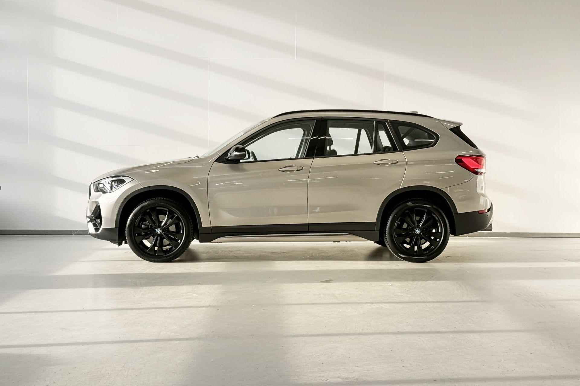 BMW X1 sDrive20i High Executive Model Sport Line Aut. - Verwacht: Januari 2025 - 2/18