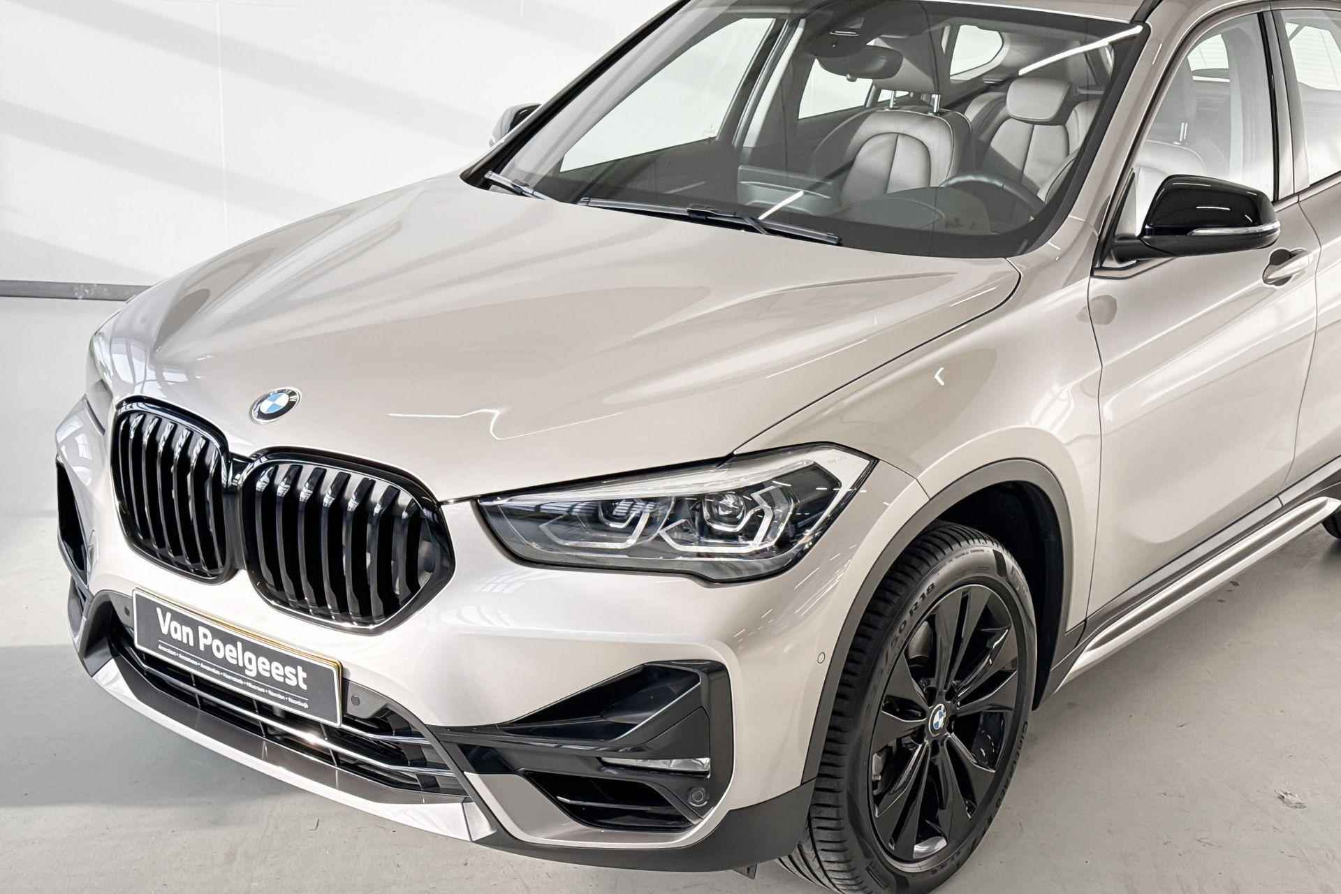 BMW X1 sDrive20i High Executive Model Sport Line Aut. - Verwacht: Januari 2025 - 17/18